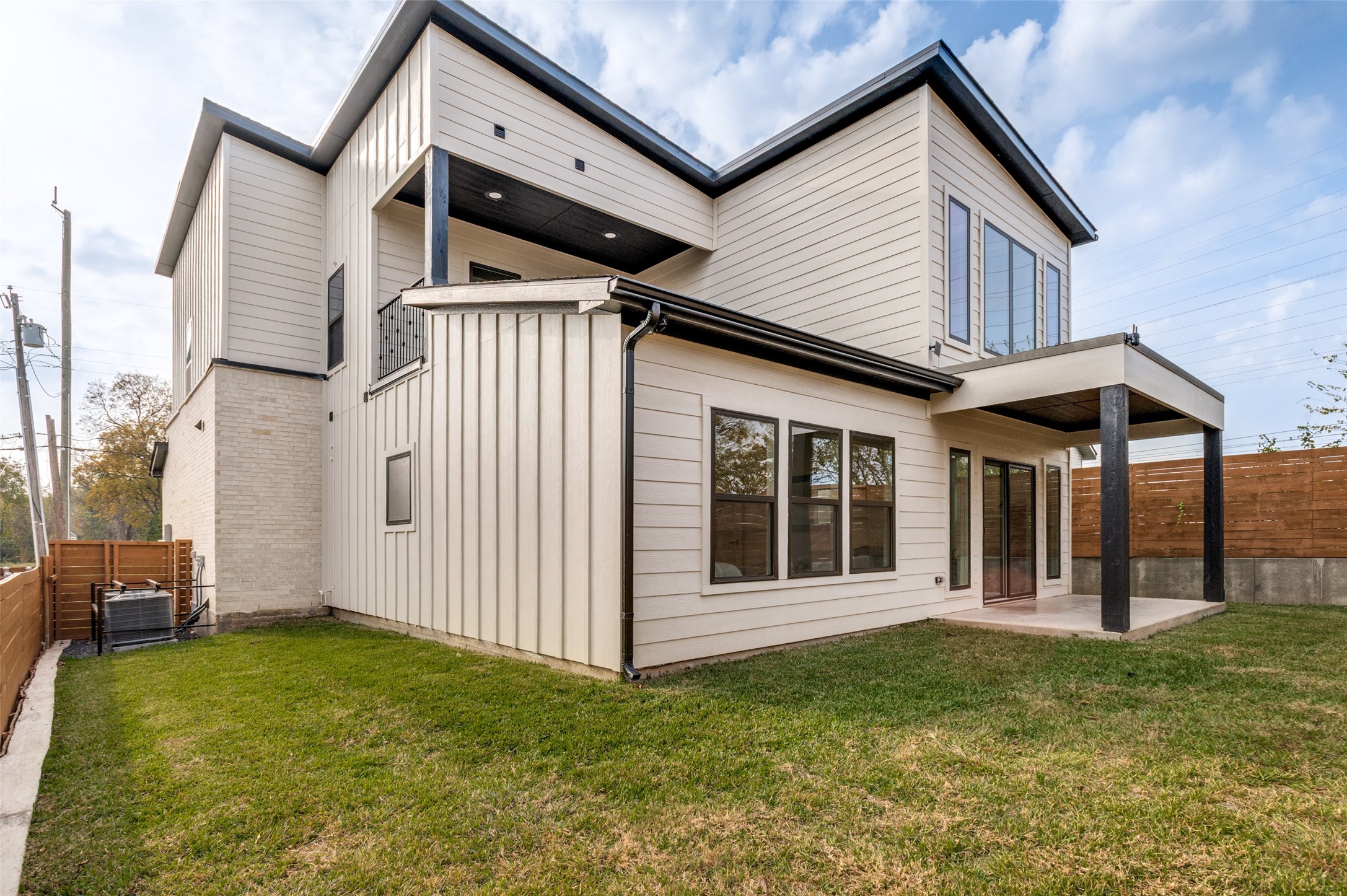 1409 Doyle Avenue Dallas TX 75203