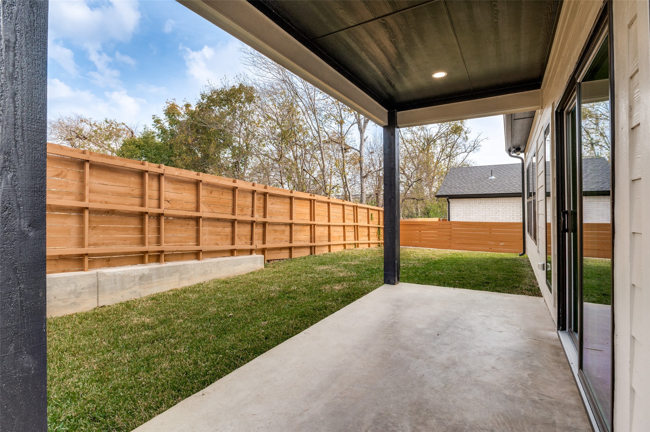 1409 Doyle Avenue Dallas TX 75203