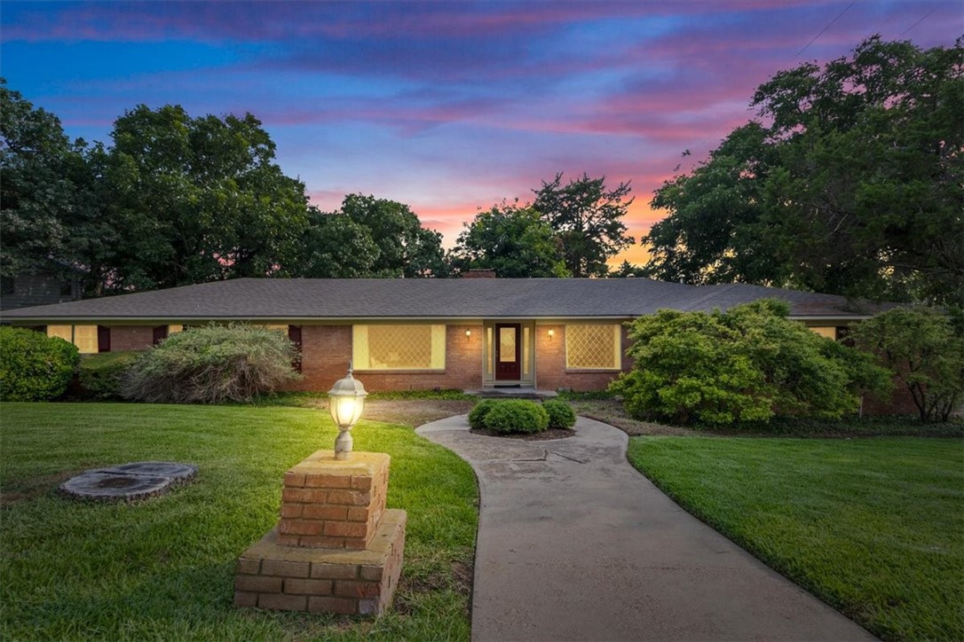 9041 Oriole Drive Woodway TX 76712