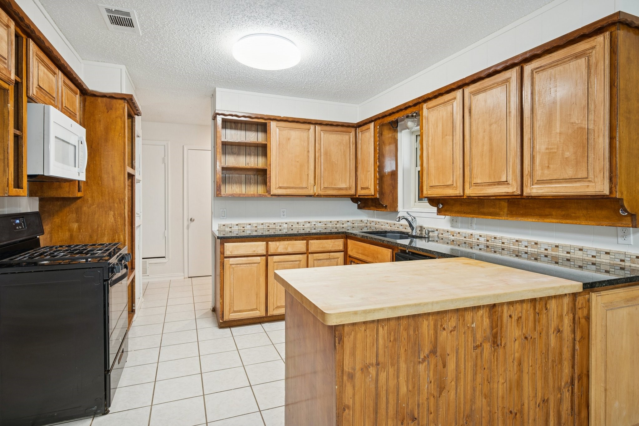 125 Briarwood Drive Kennedale TX 76060