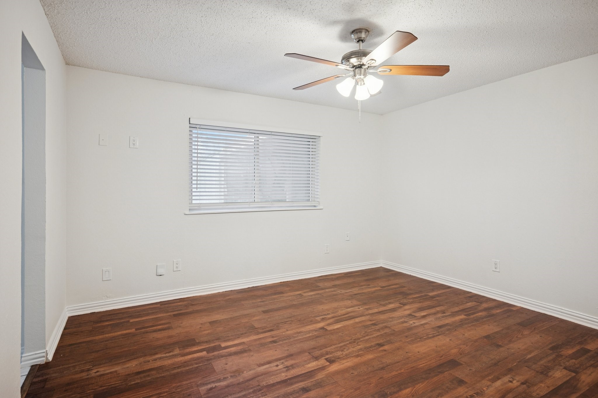 125 Briarwood Drive Kennedale TX 76060
