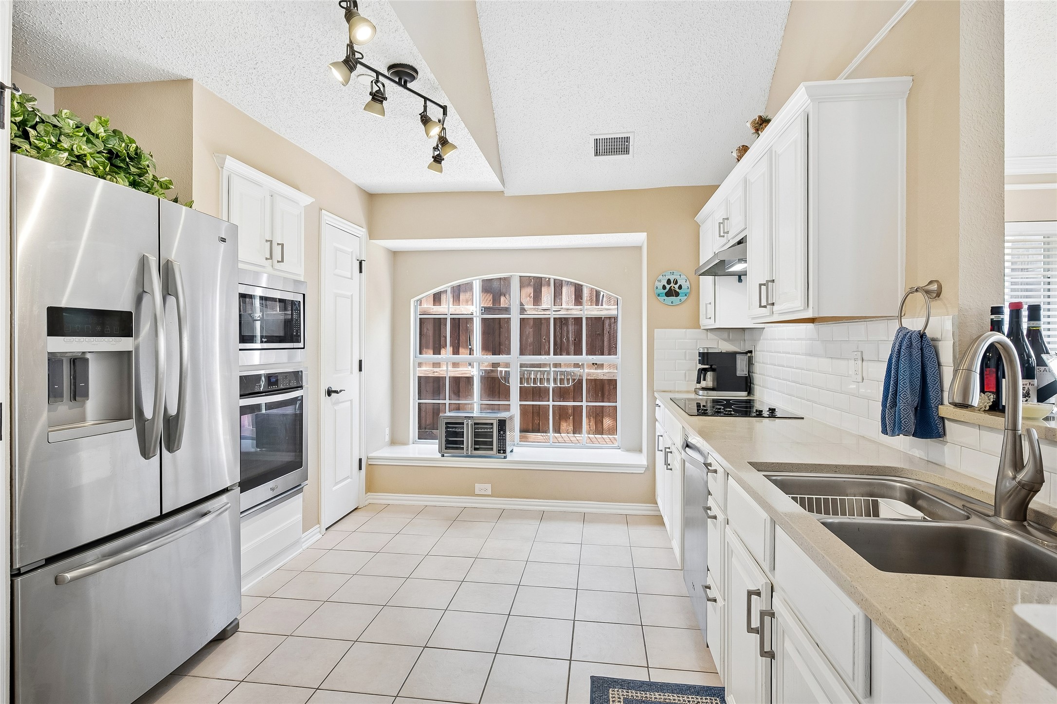 14592 Princeton Court Addison TX 75001