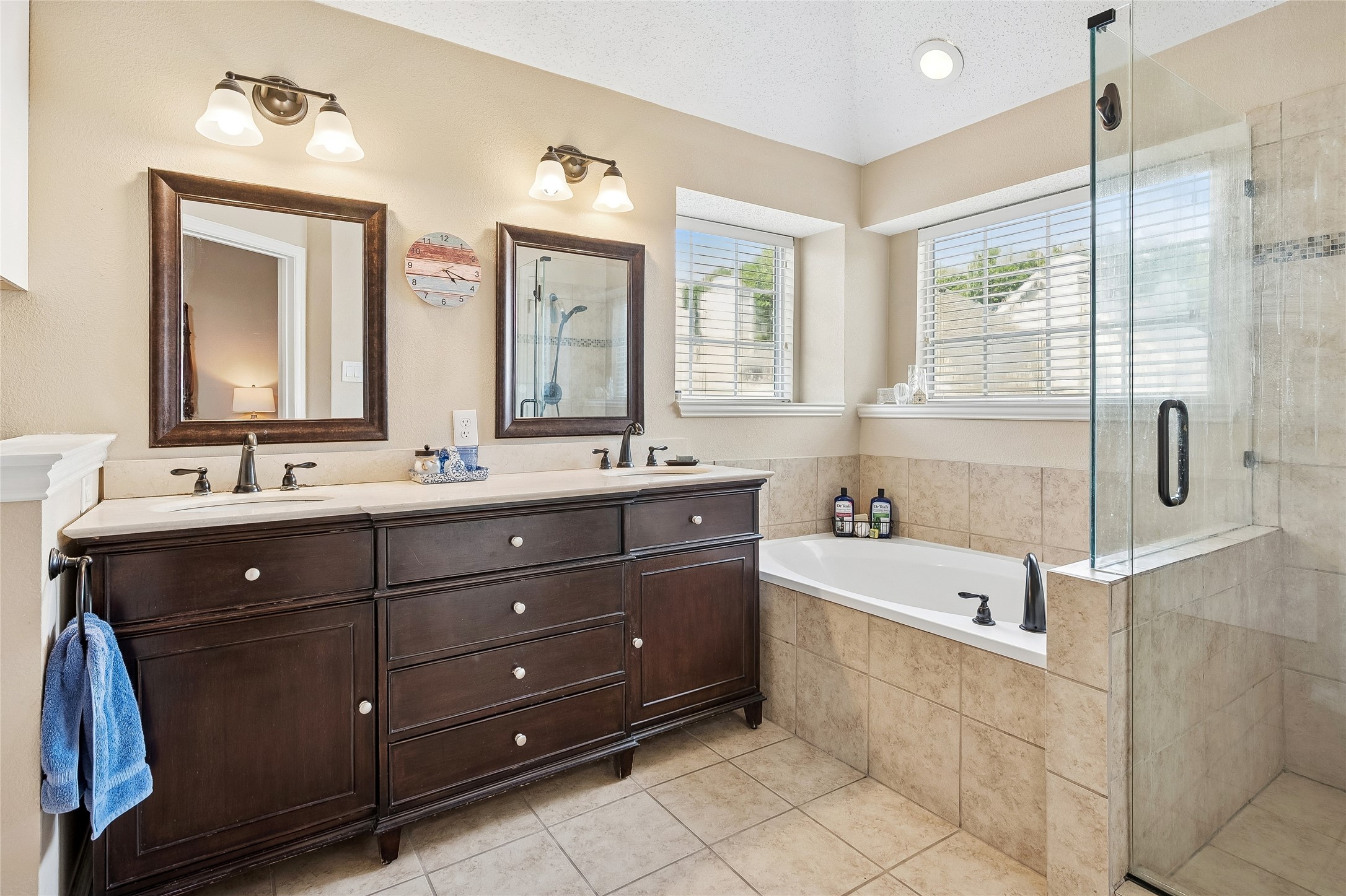 14592 Princeton Court Addison TX 75001