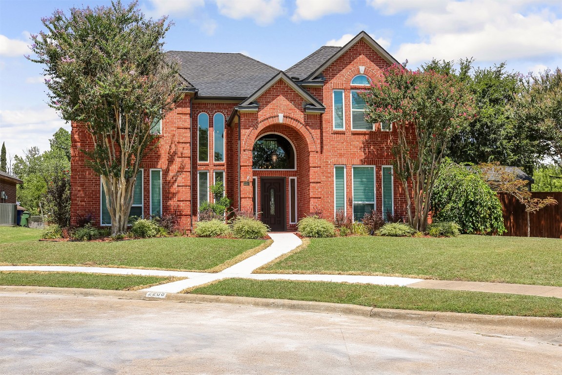2206 Country Hollow Lane Garland TX 75040