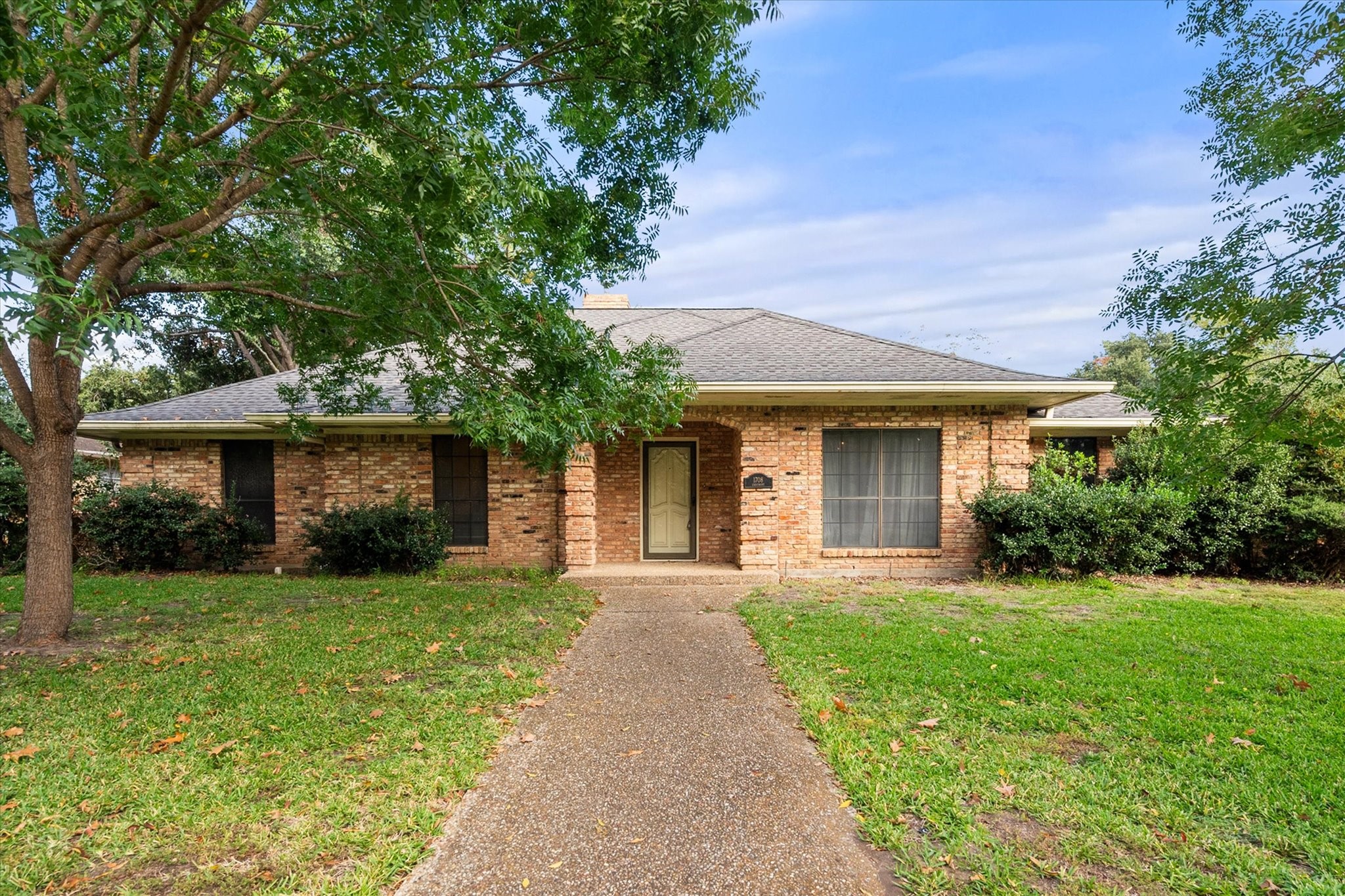 1708 Crestmont Avenue Corsicana TX 75110