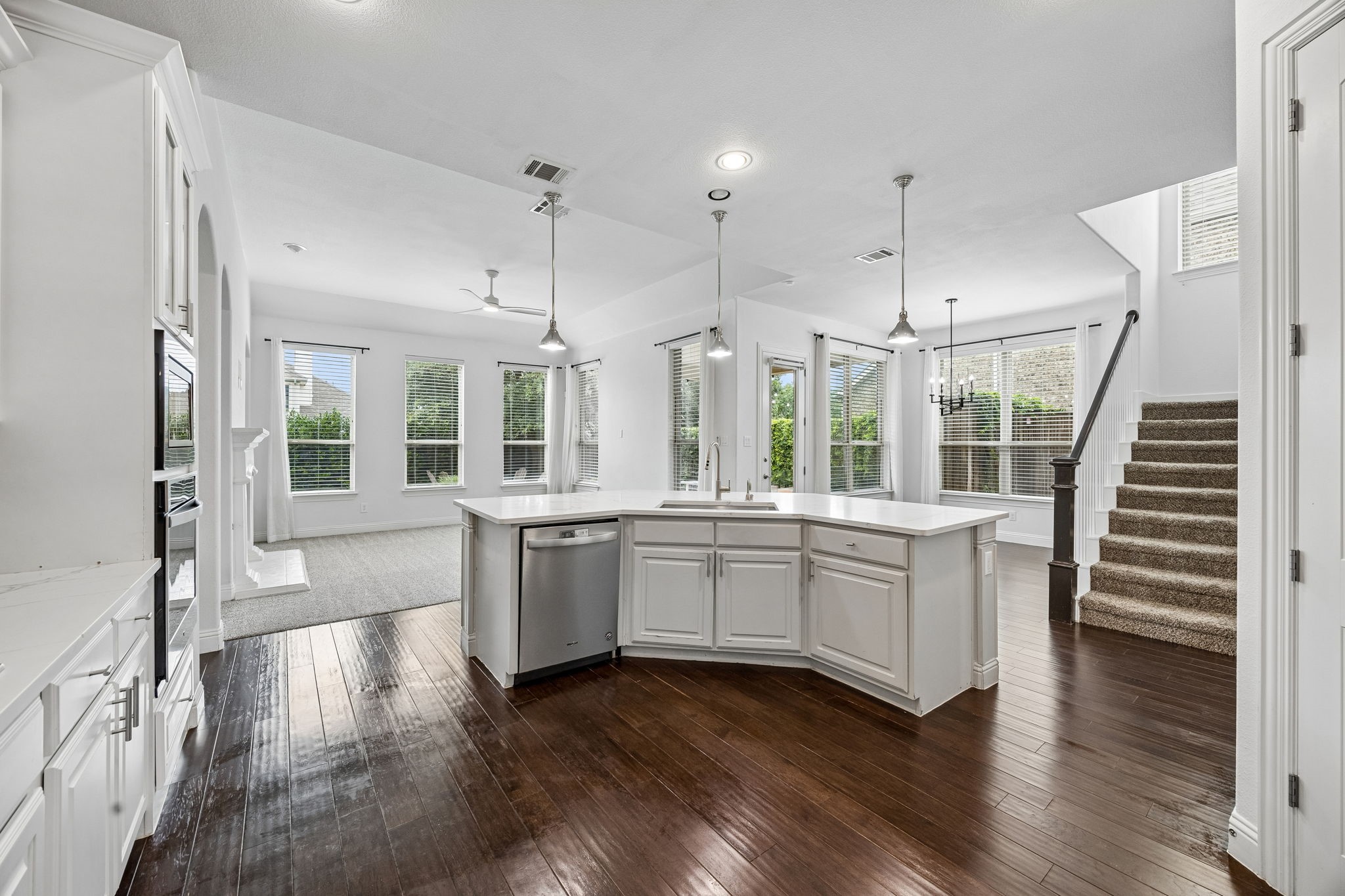 6827 Sunshade Lane Dallas TX 75236