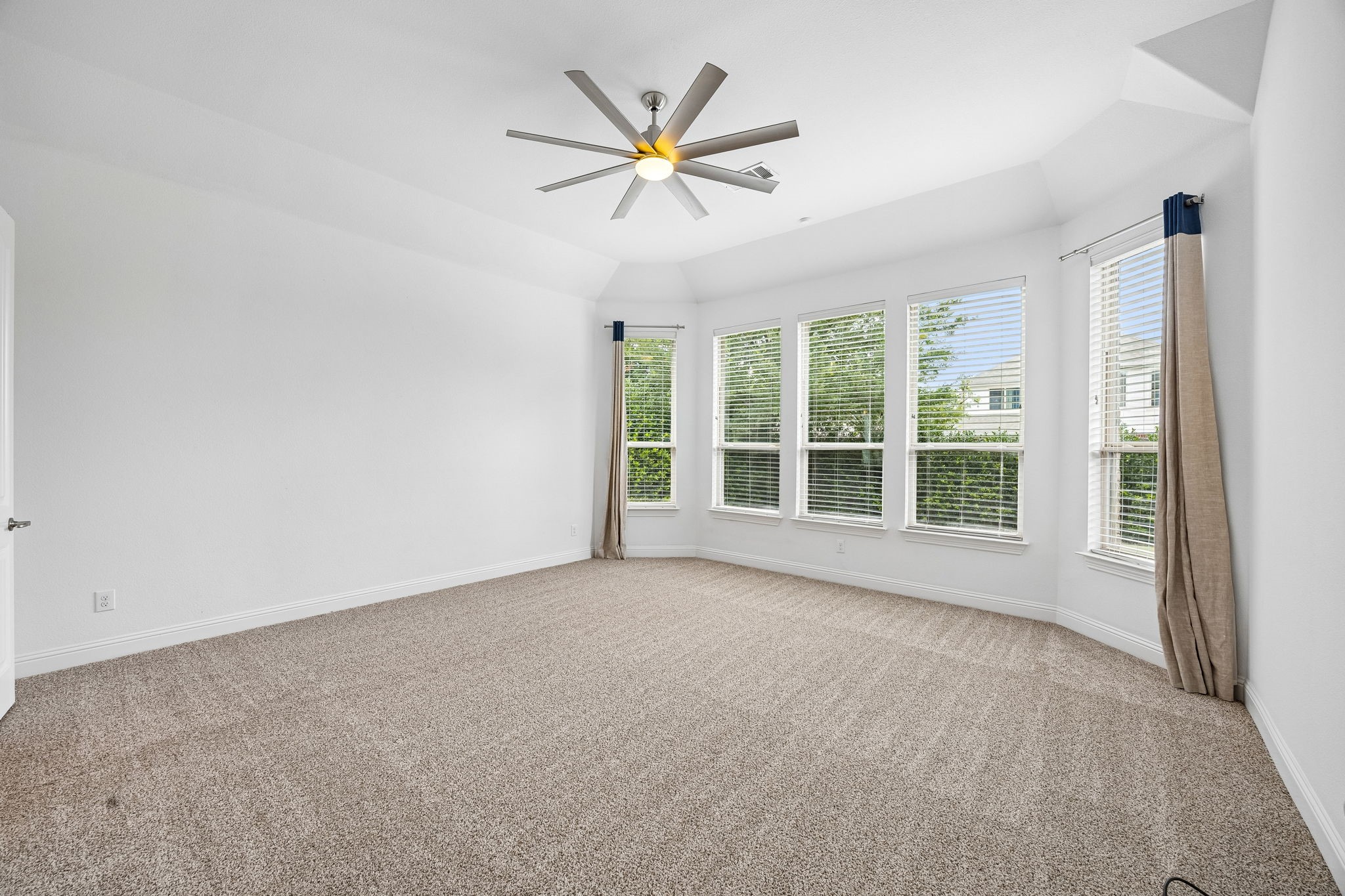 6827 Sunshade Lane Dallas TX 75236