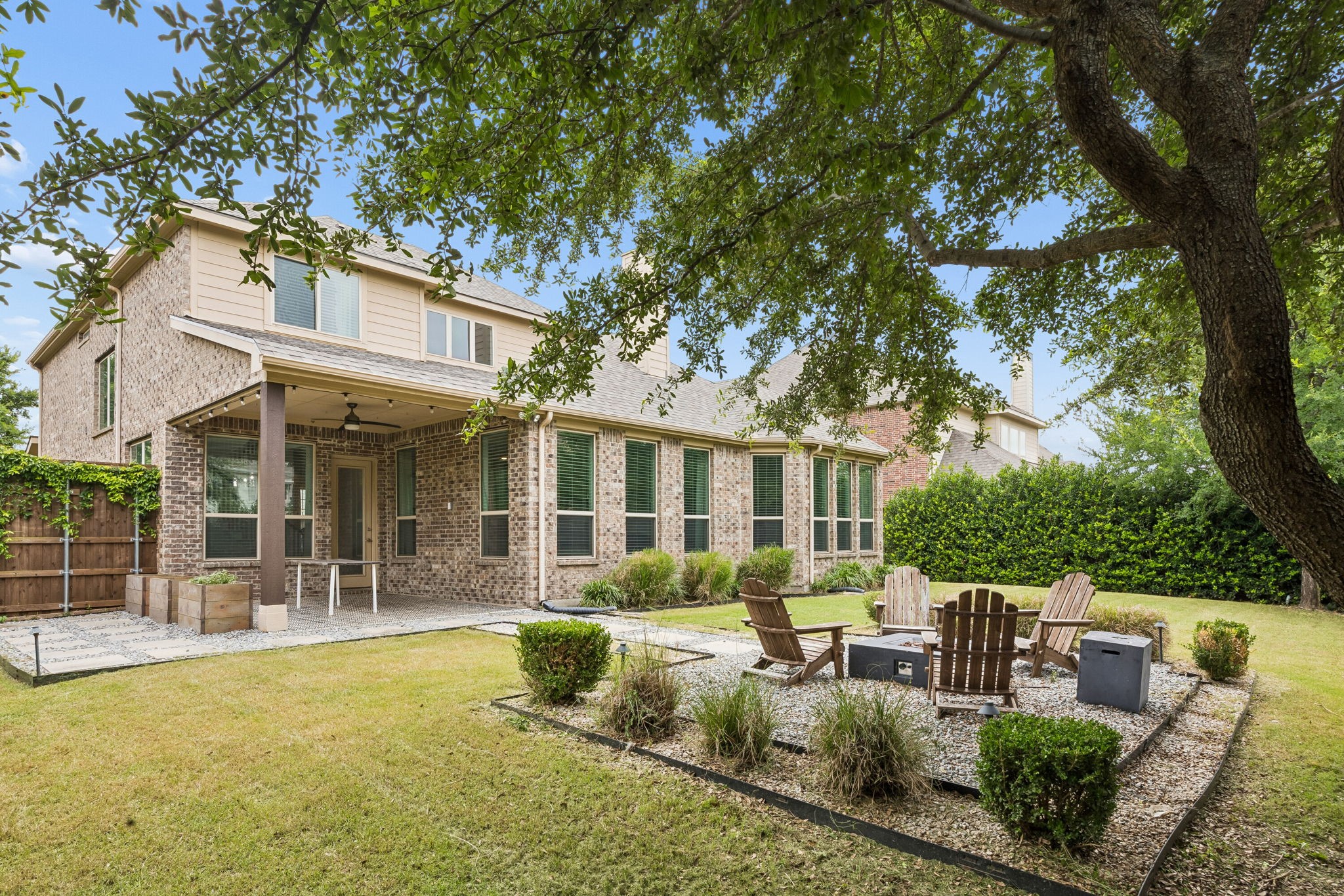 6827 Sunshade Lane Dallas TX 75236