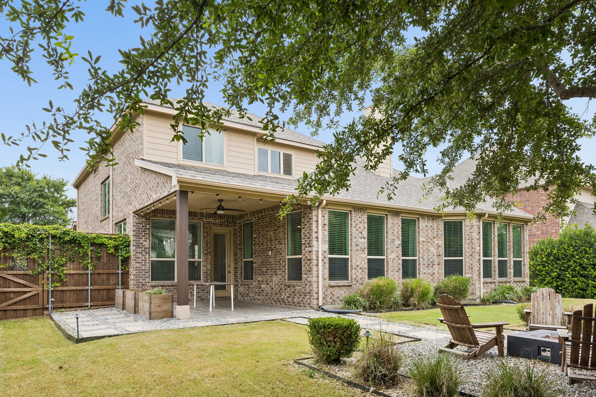 6827 Sunshade Lane Dallas TX 75236