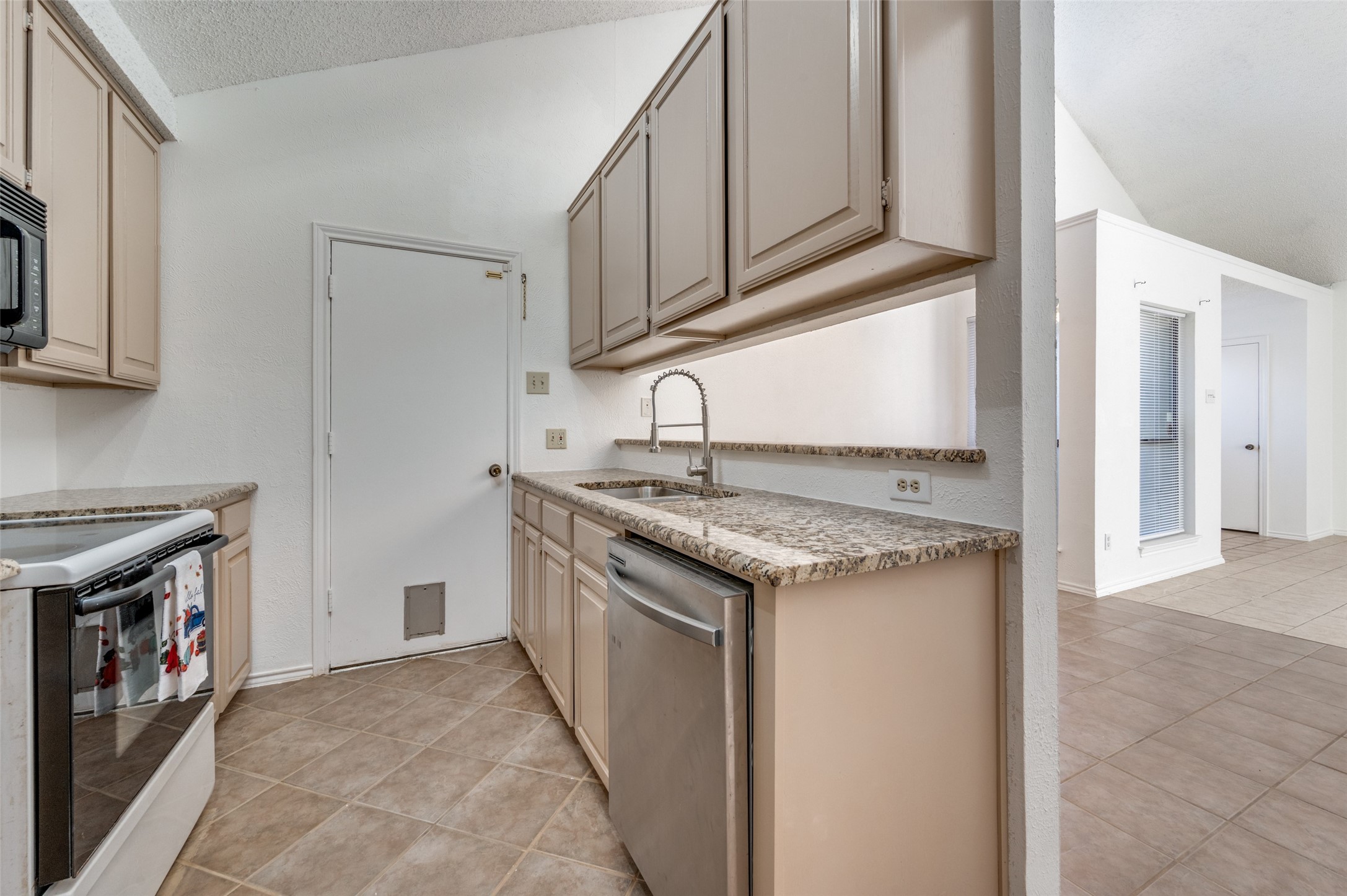 2002 Verlaine Drive Carrollton TX 75007