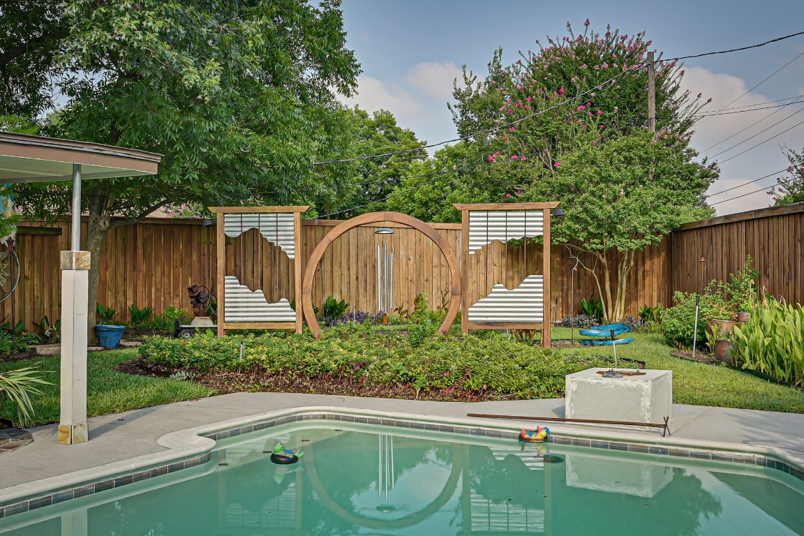 211 Mockingbird Court Duncanville TX 75137