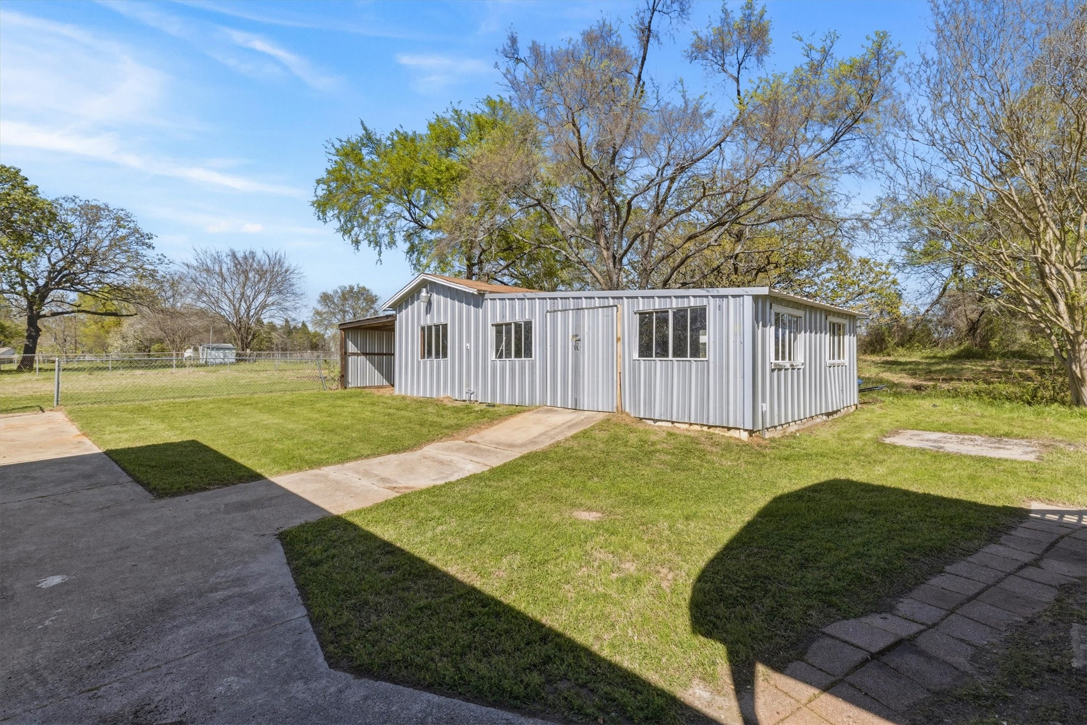 113 E Bayside Drive Mabank TX 75156