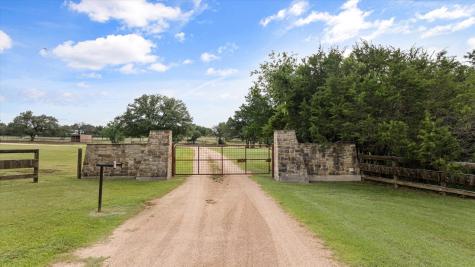 1904 Floyd Road Weatherford TX 76087