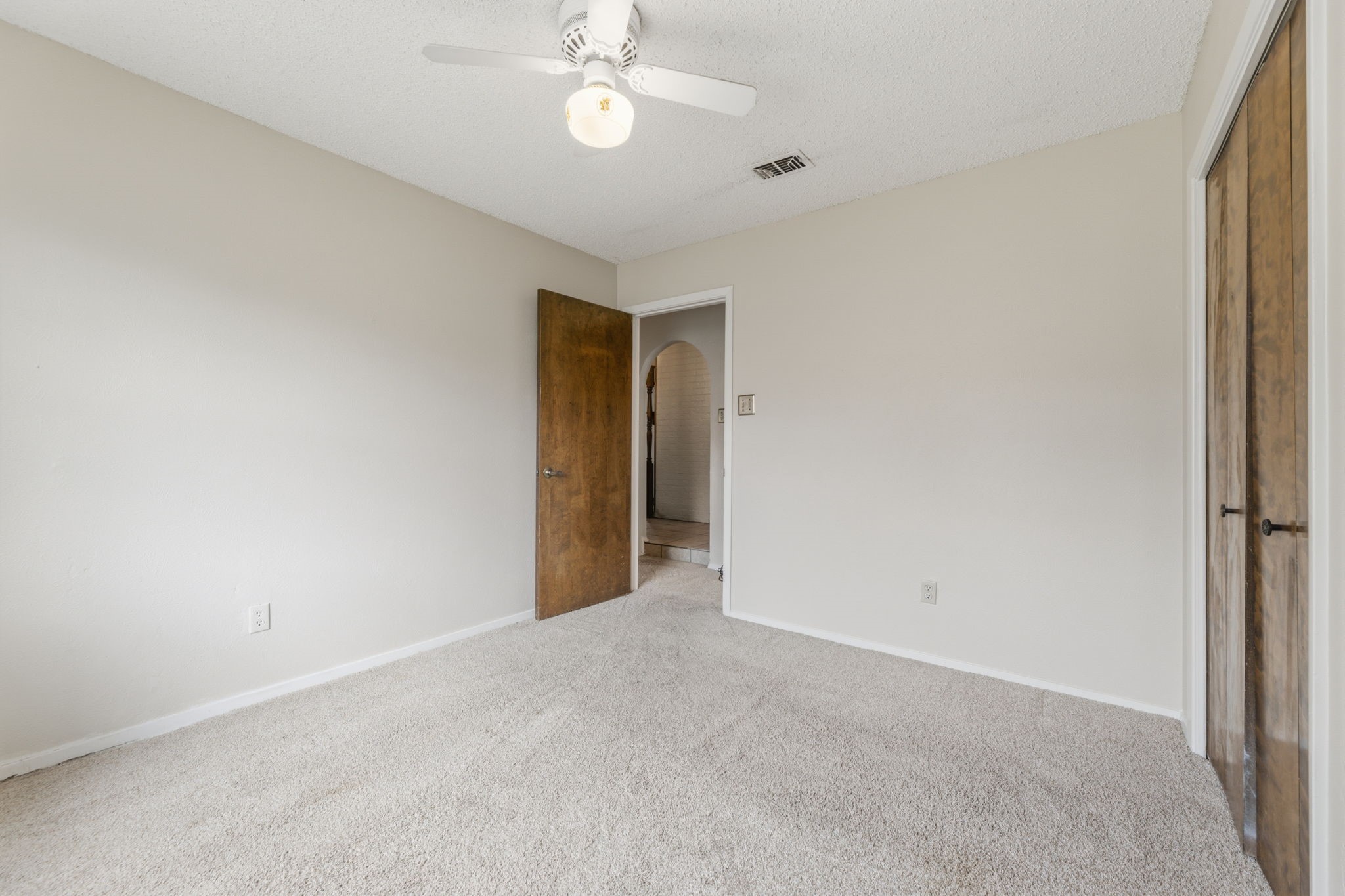 2502 Ashbury Drive Arlington TX 76015