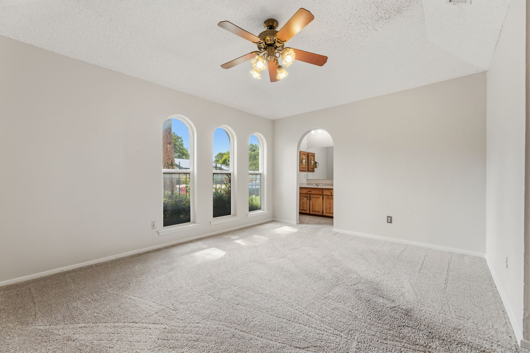 2502 Ashbury Drive Arlington TX 76015