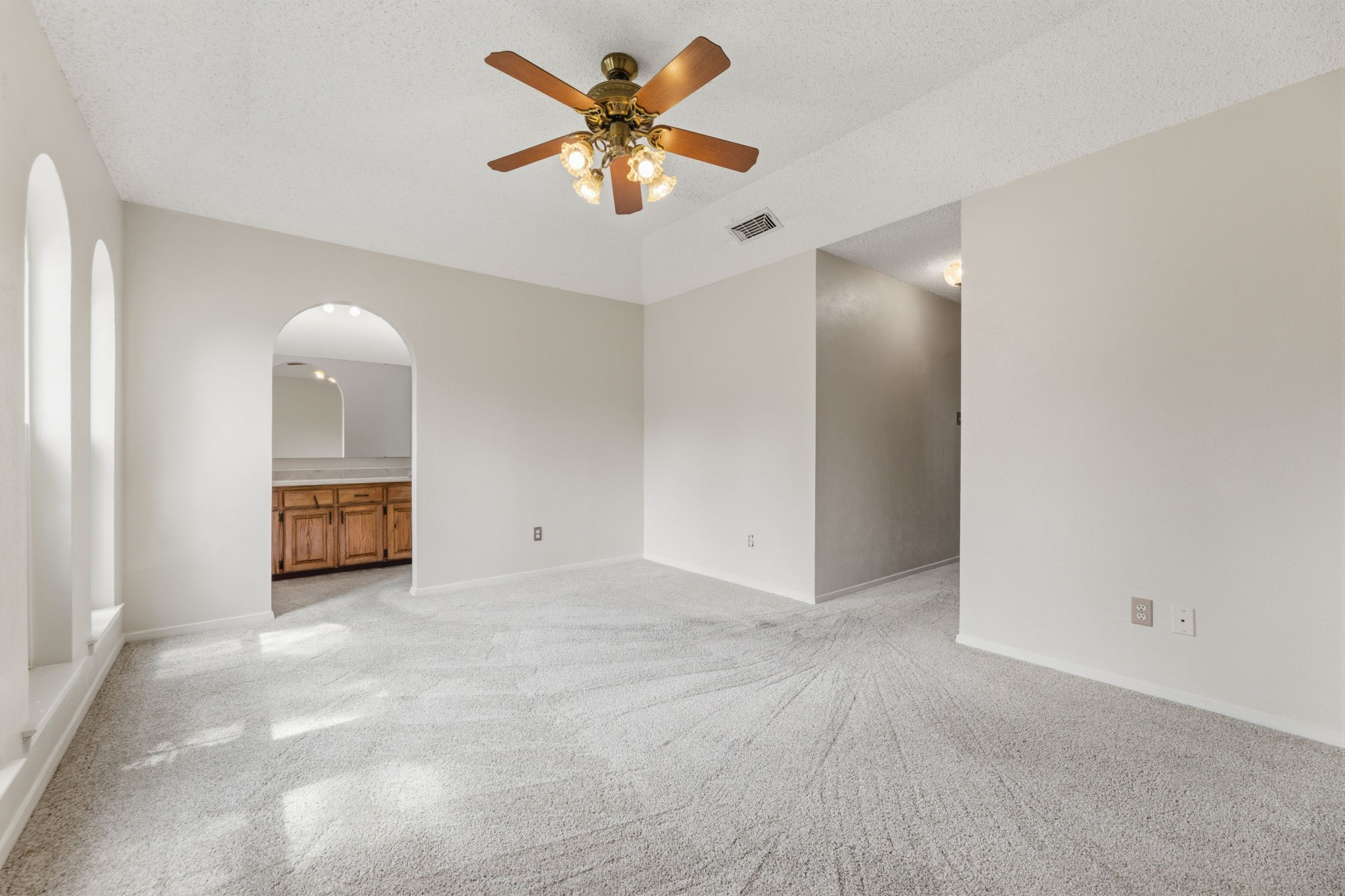 2502 Ashbury Drive Arlington TX 76015