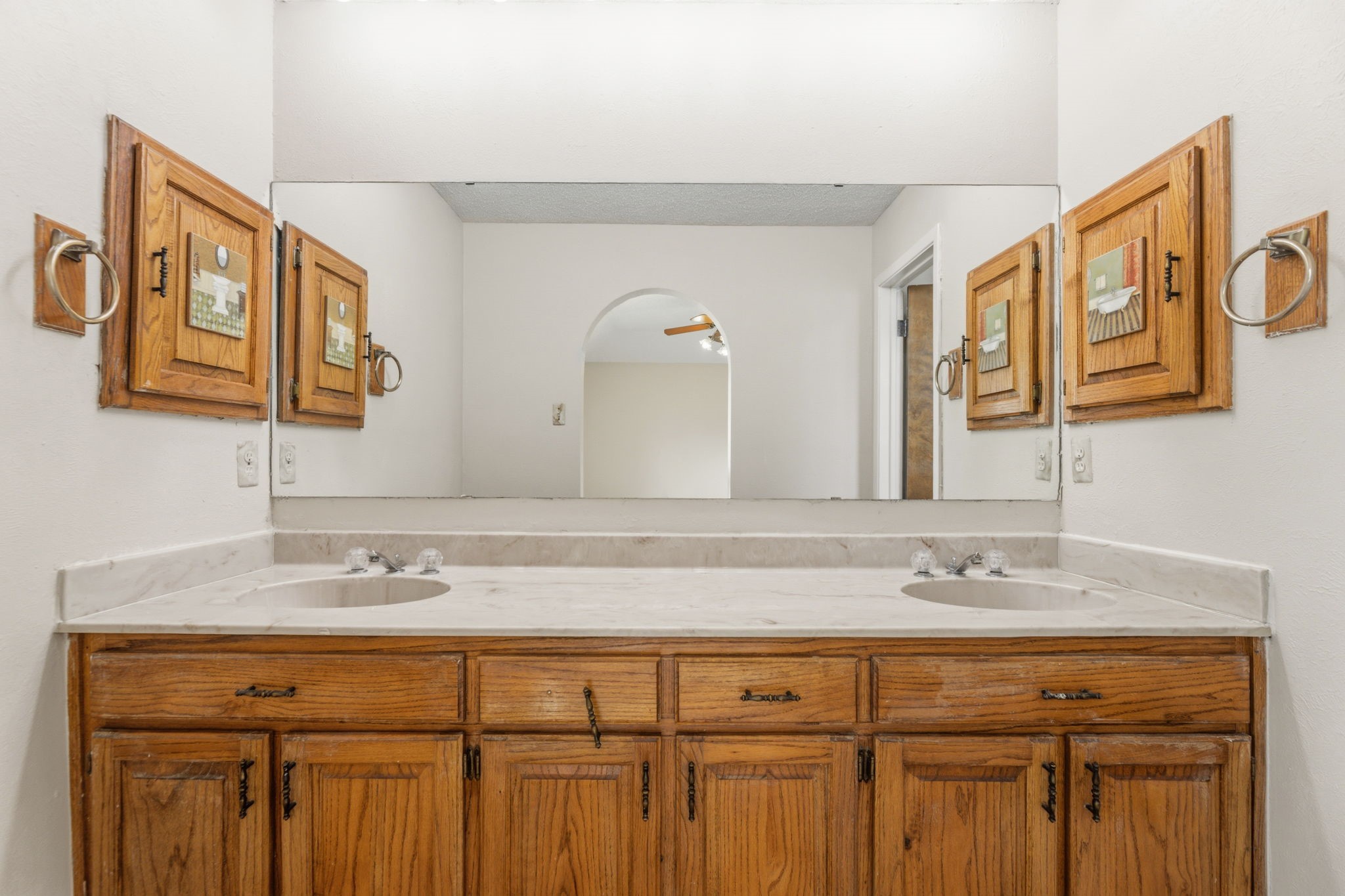 2502 Ashbury Drive Arlington TX 76015