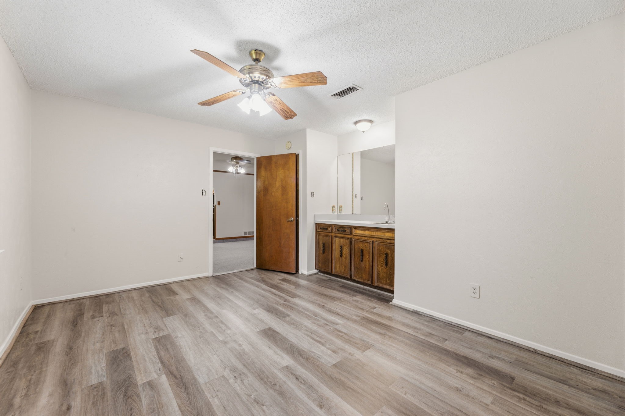 2502 Ashbury Drive Arlington TX 76015