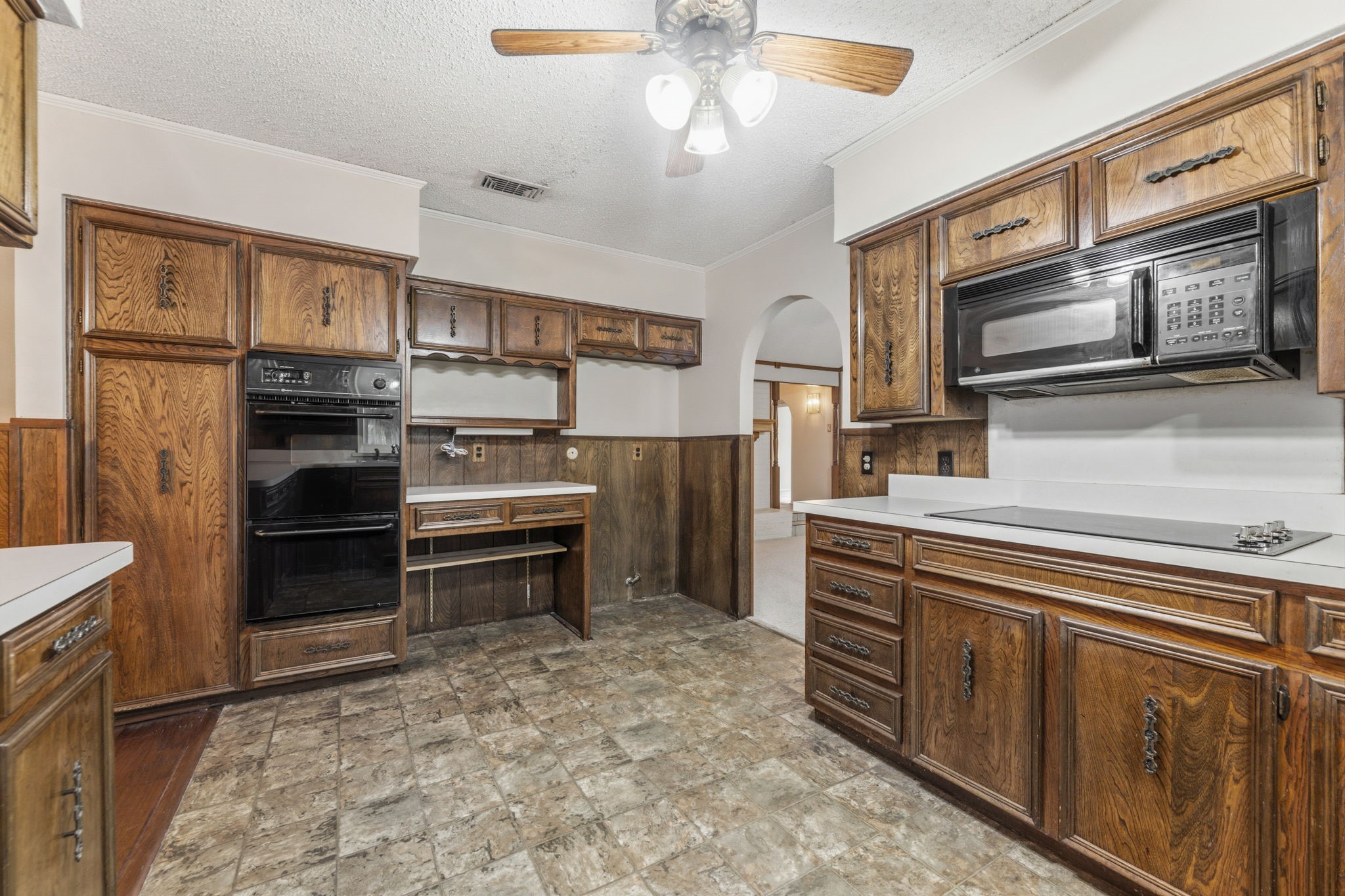 2502 Ashbury Drive Arlington TX 76015