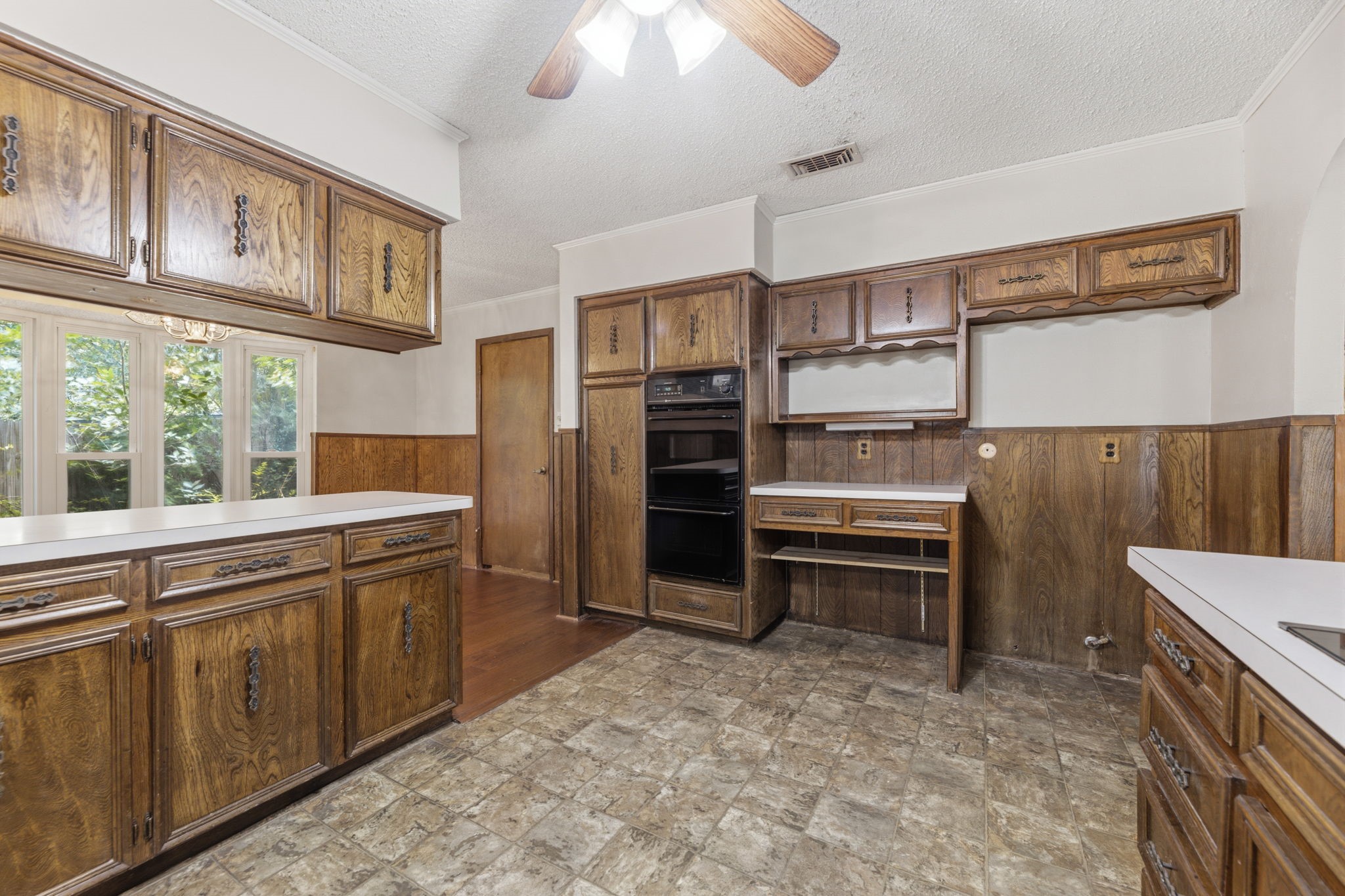 2502 Ashbury Drive Arlington TX 76015