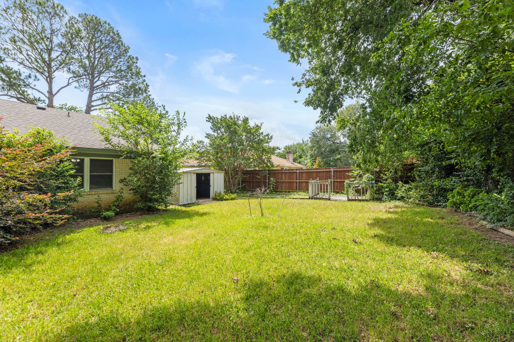 2502 Ashbury Drive Arlington TX 76015