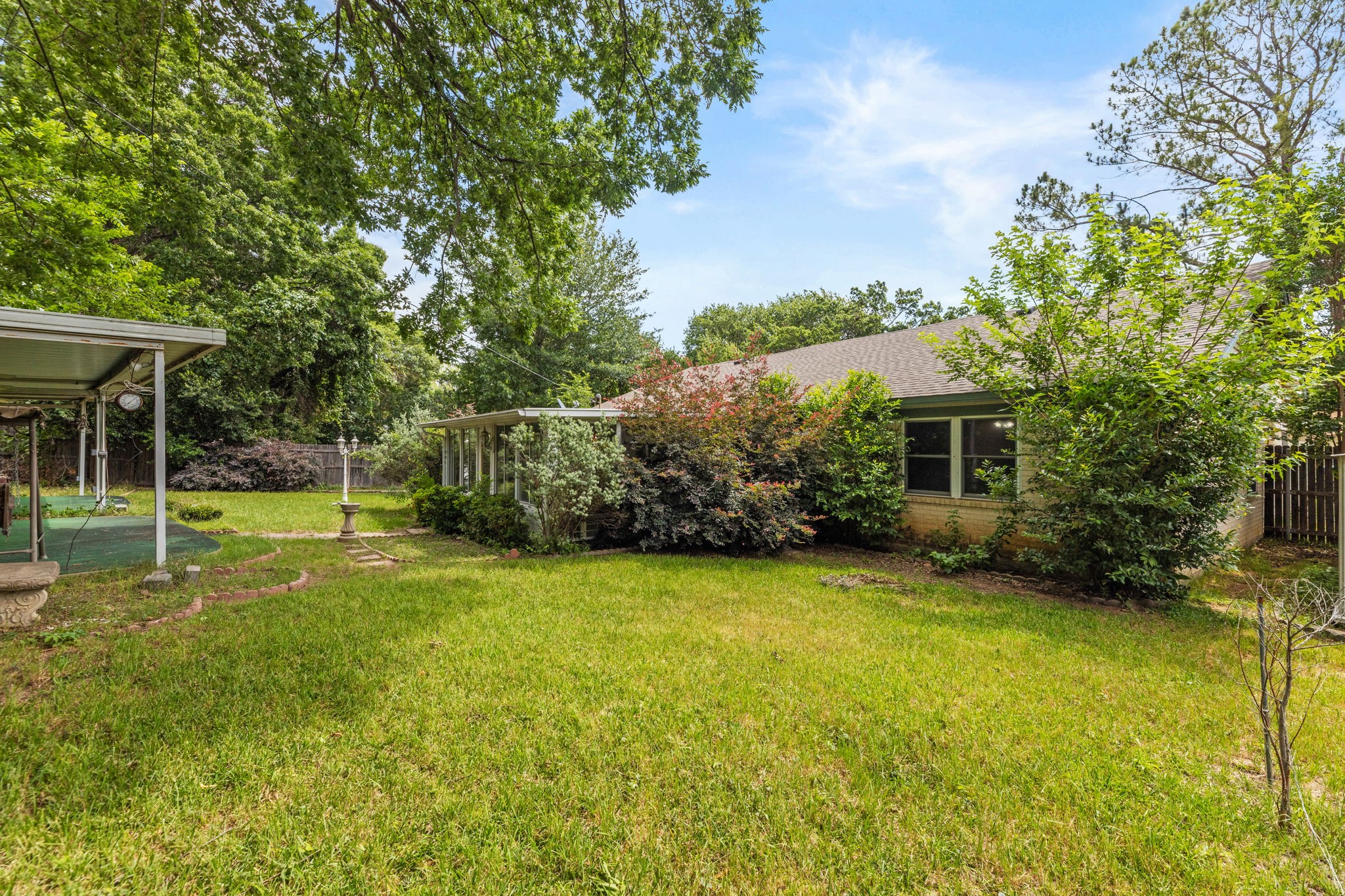 2502 Ashbury Drive Arlington TX 76015