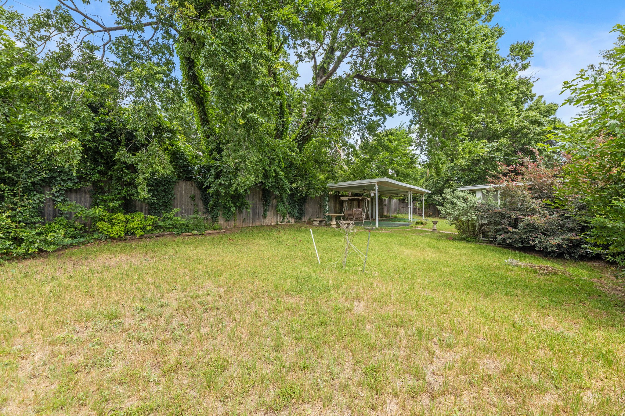 2502 Ashbury Drive Arlington TX 76015