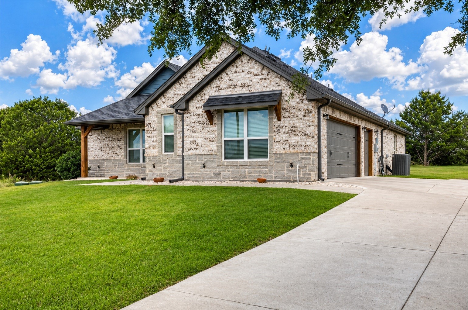 4905 Frio Drive Granbury TX 76048