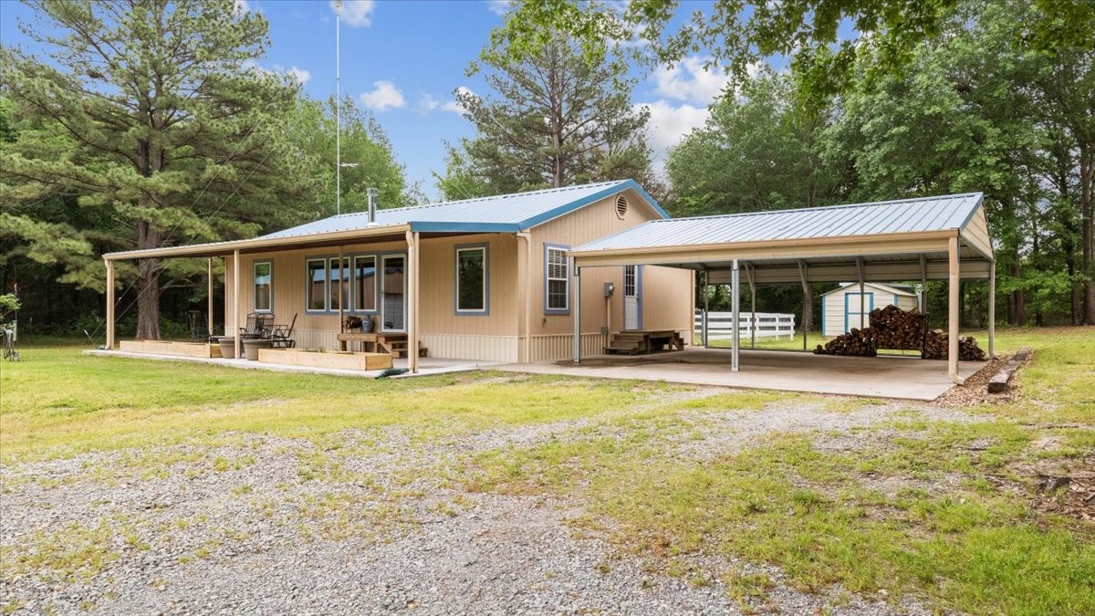 4515 County Road 2700 Telephone TX 75488