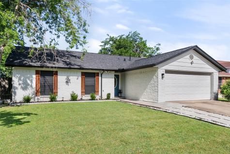 2937 Lake Park Drive Grand Prairie TX 75052