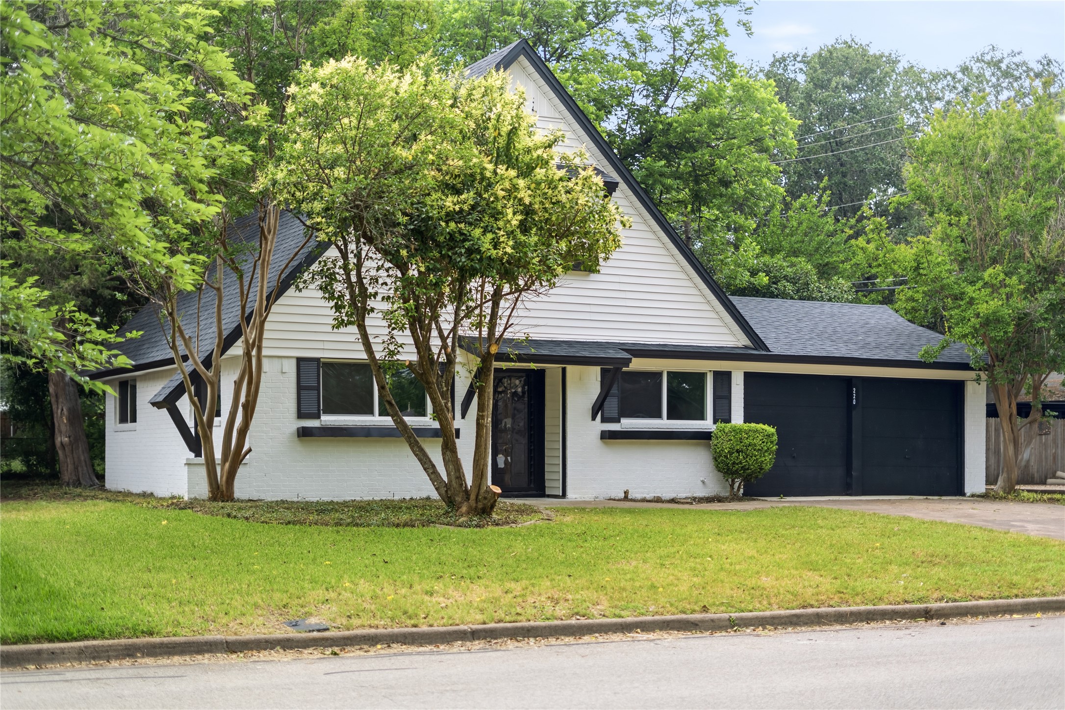220 Robert Street Burleson TX 76028