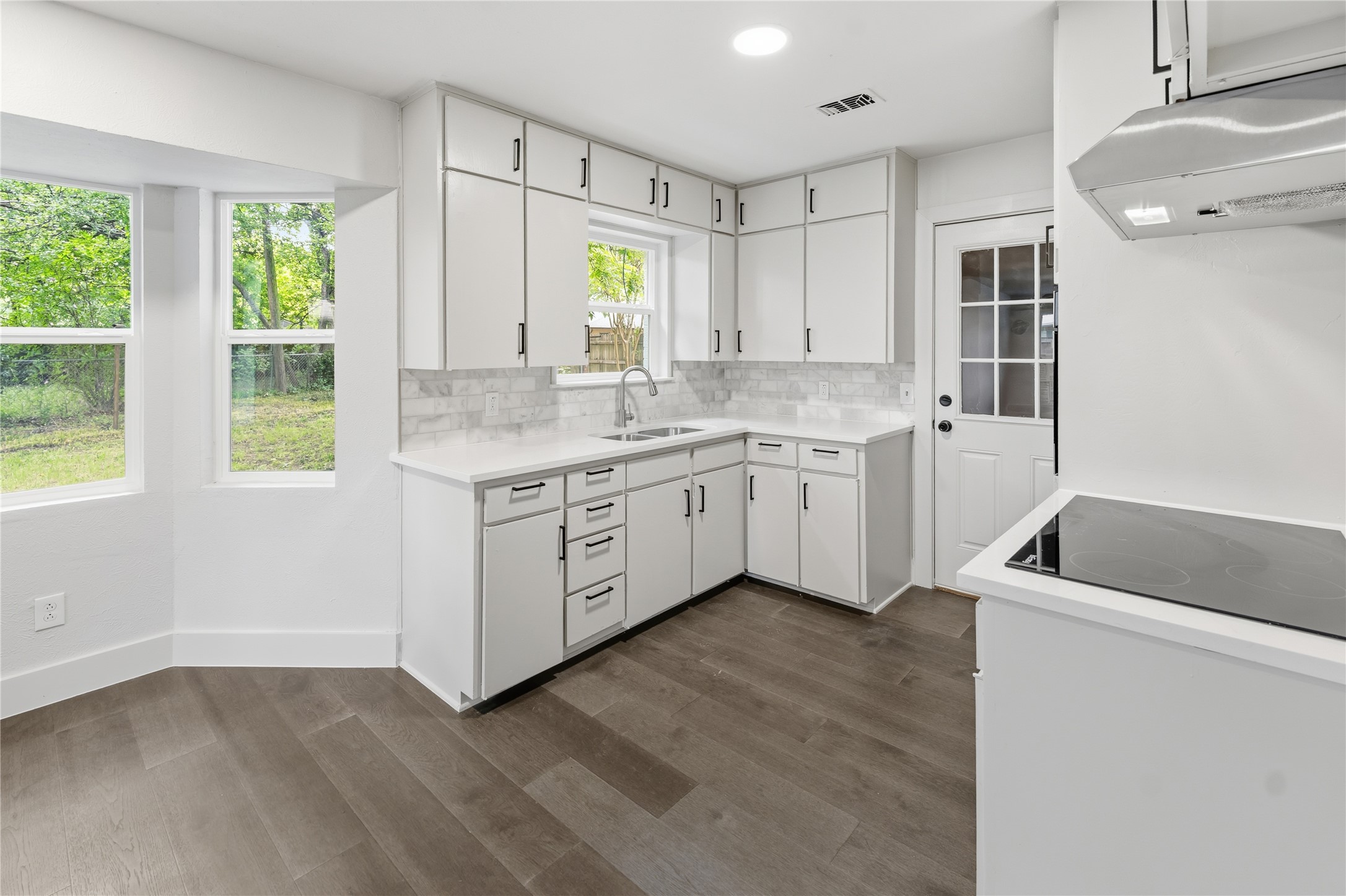 220 Robert Street Burleson TX 76028