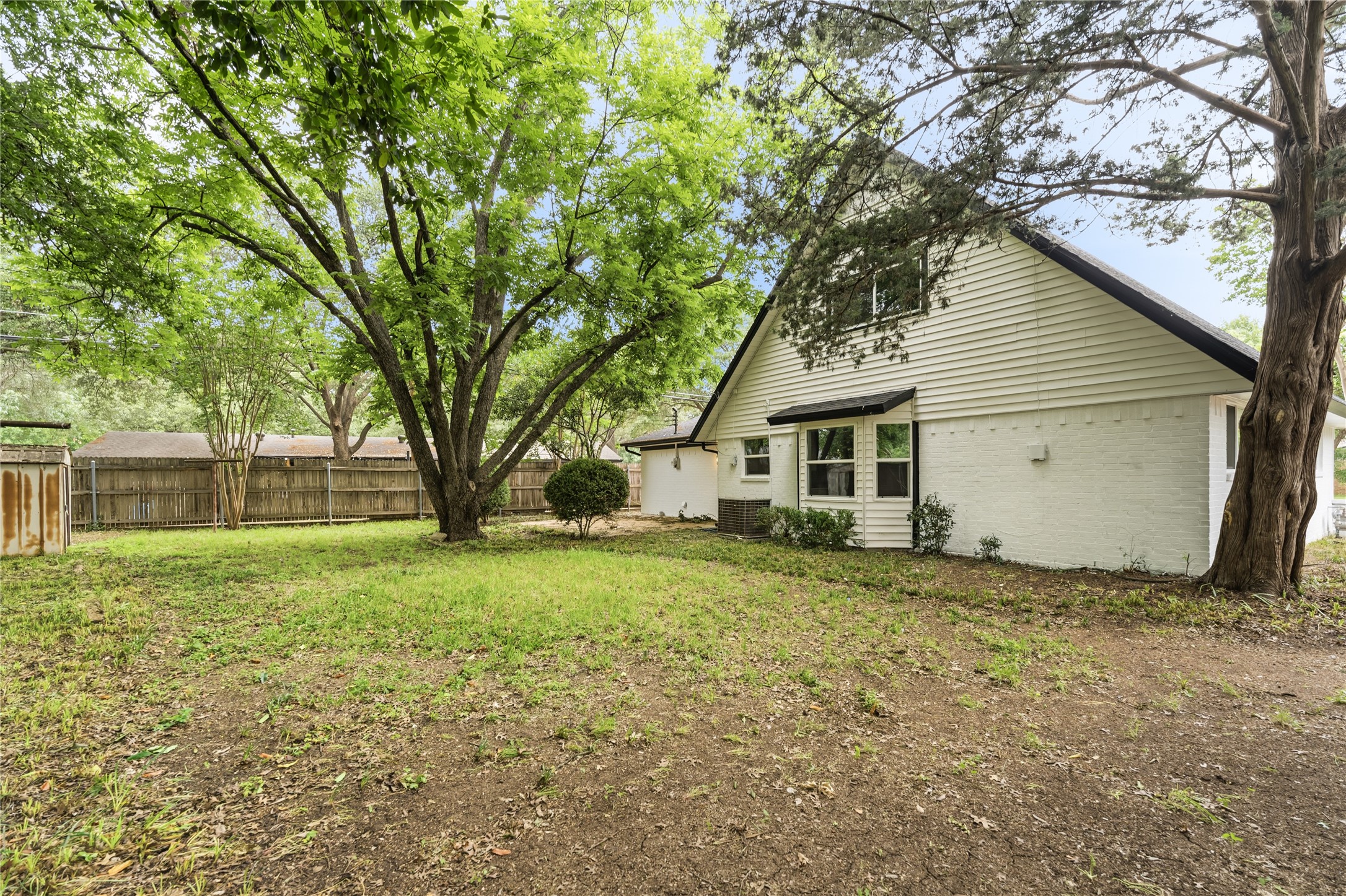 220 Robert Street Burleson TX 76028