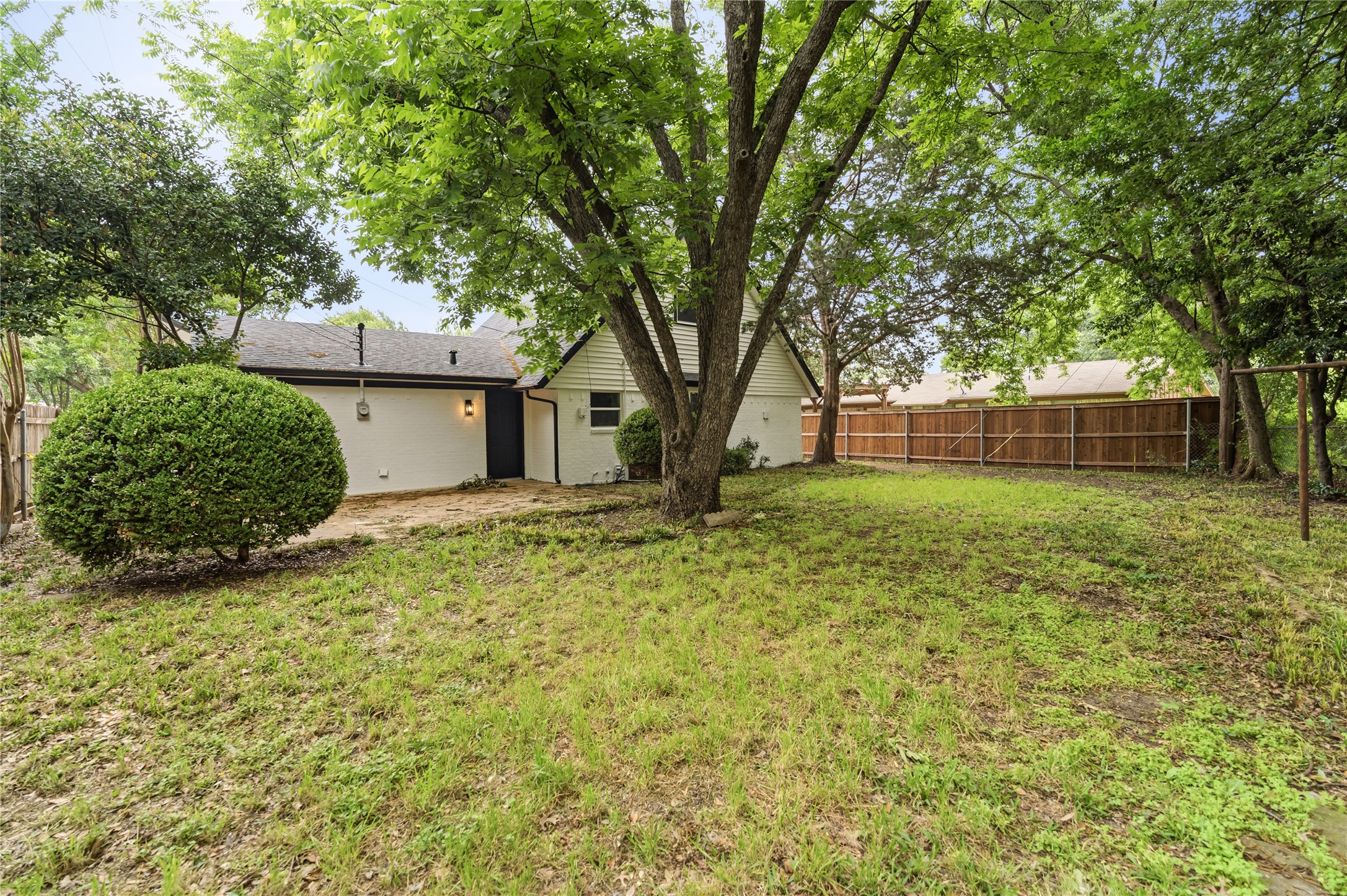 220 Robert Street Burleson TX 76028