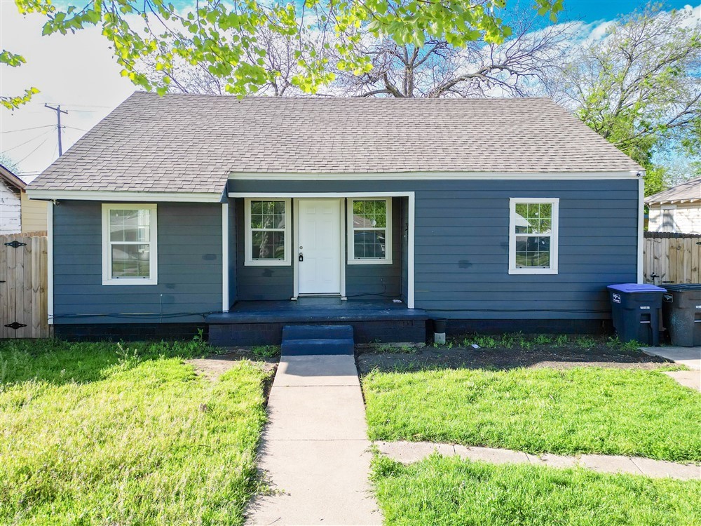 924 E Cantey Street Fort Worth TX 76104