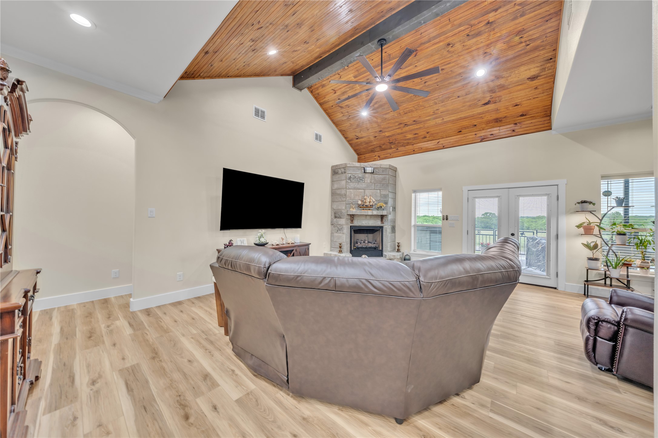 945 Jennings Lane Azle TX 76020