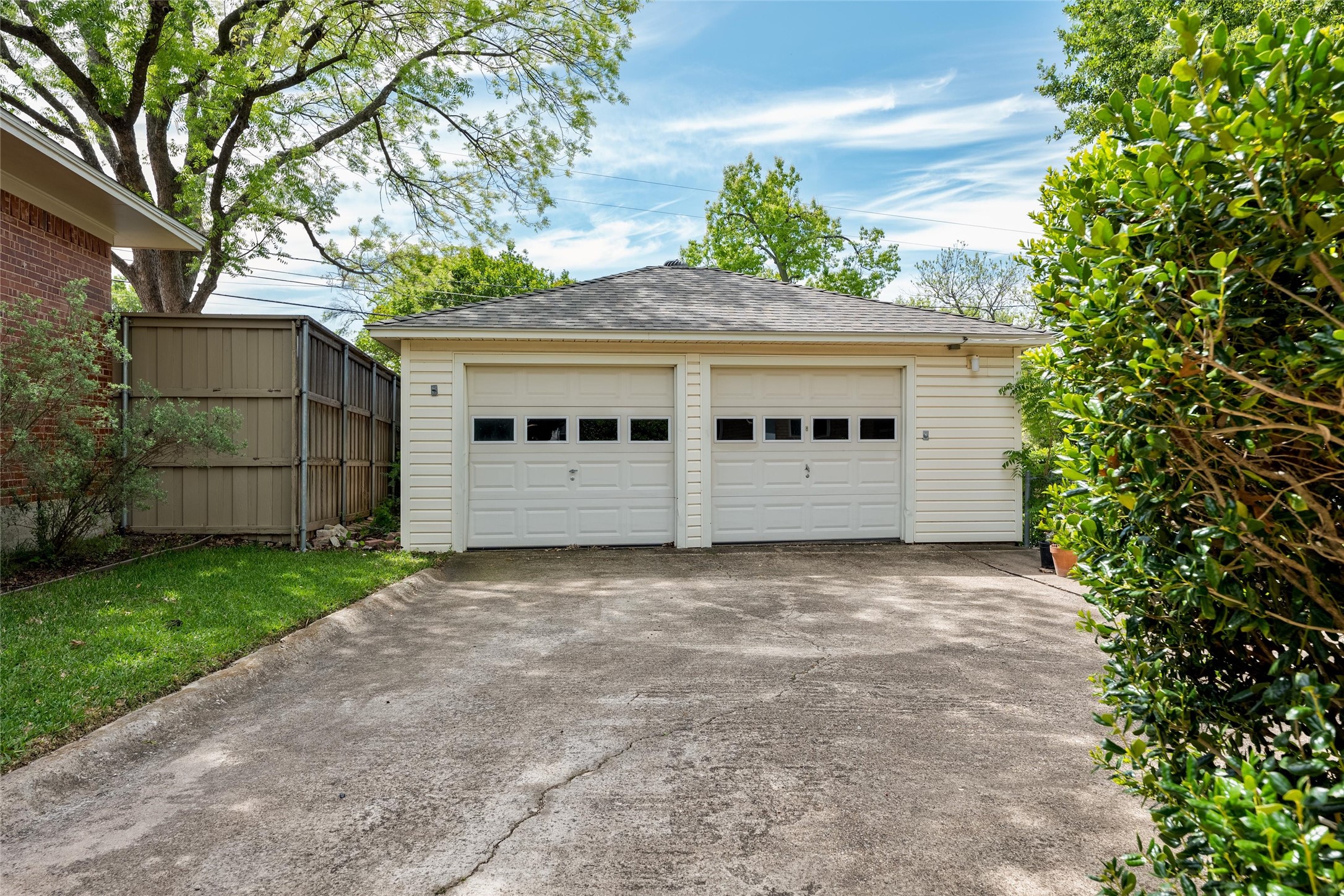 10838 Caprock Circle Dallas TX 75218