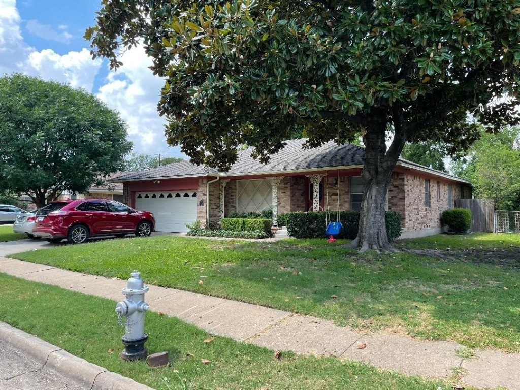 1529 Bardfield Avenue Garland TX 75041