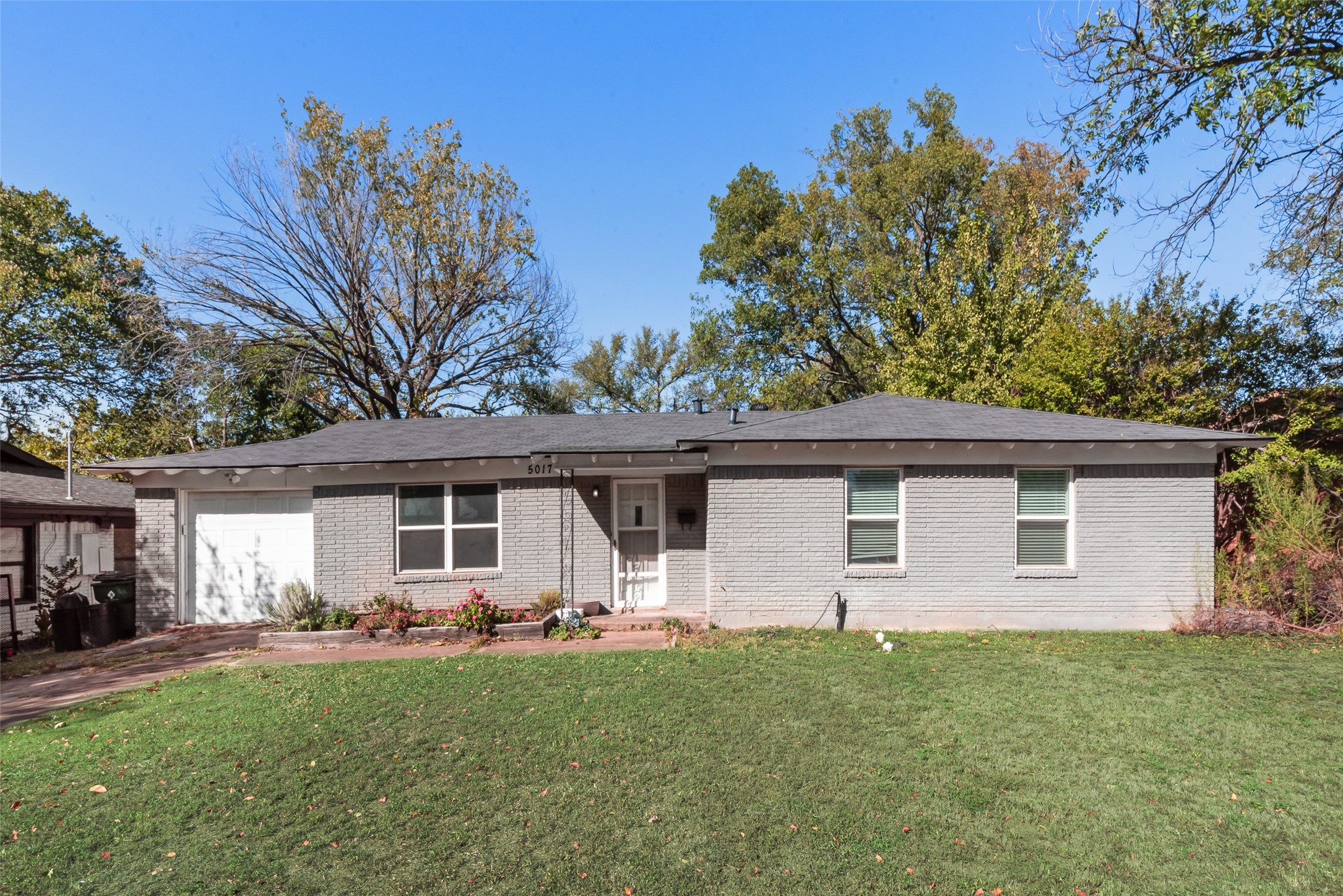 5017 Roxie Street Haltom City TX 76117