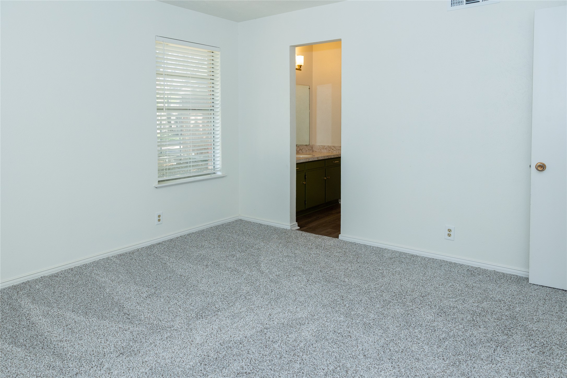 1860 Meadow Valley Lane Dallas TX 75232