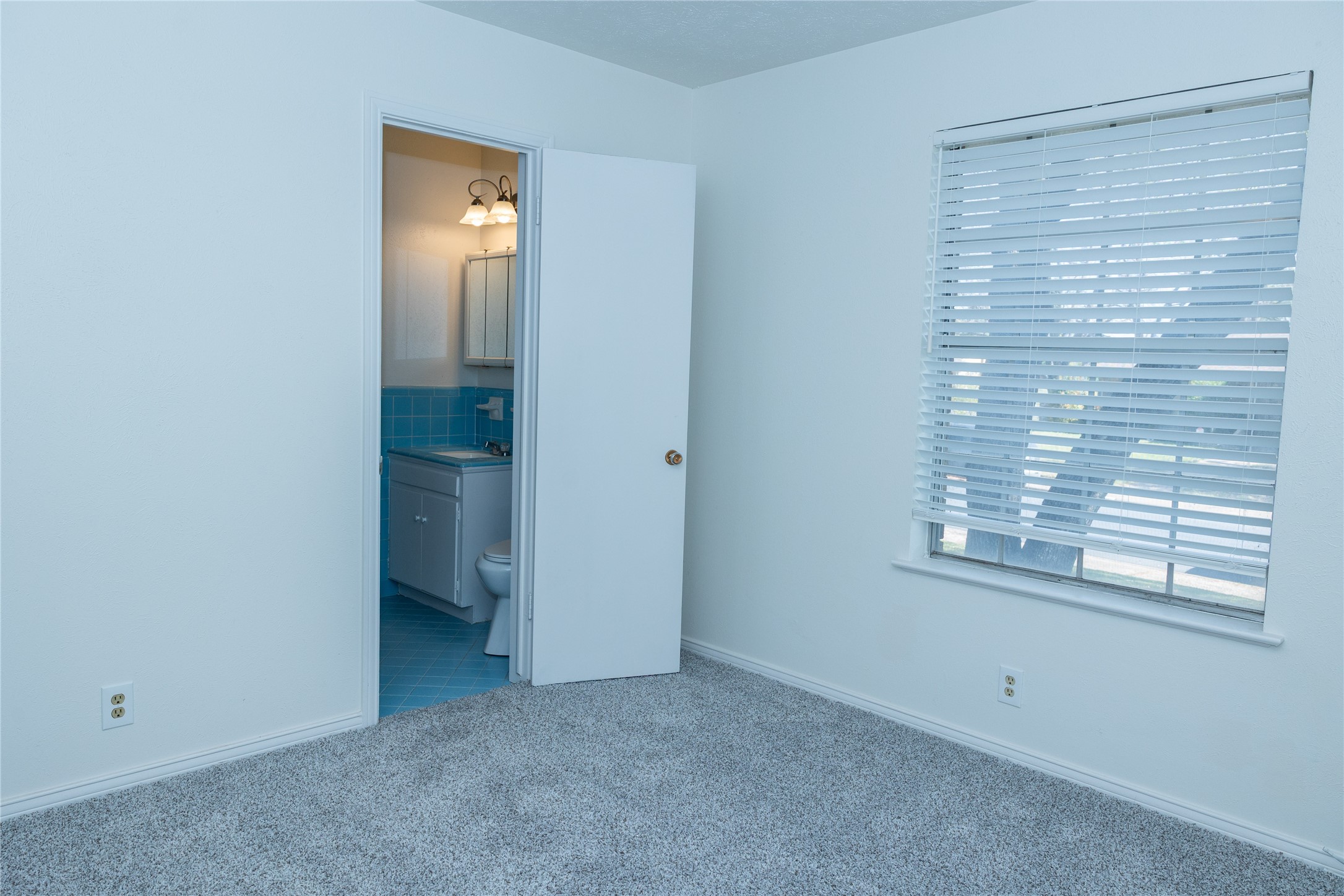 1860 Meadow Valley Lane Dallas TX 75232