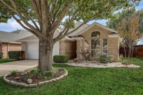 325 Chantilly Court Hurst TX 76054