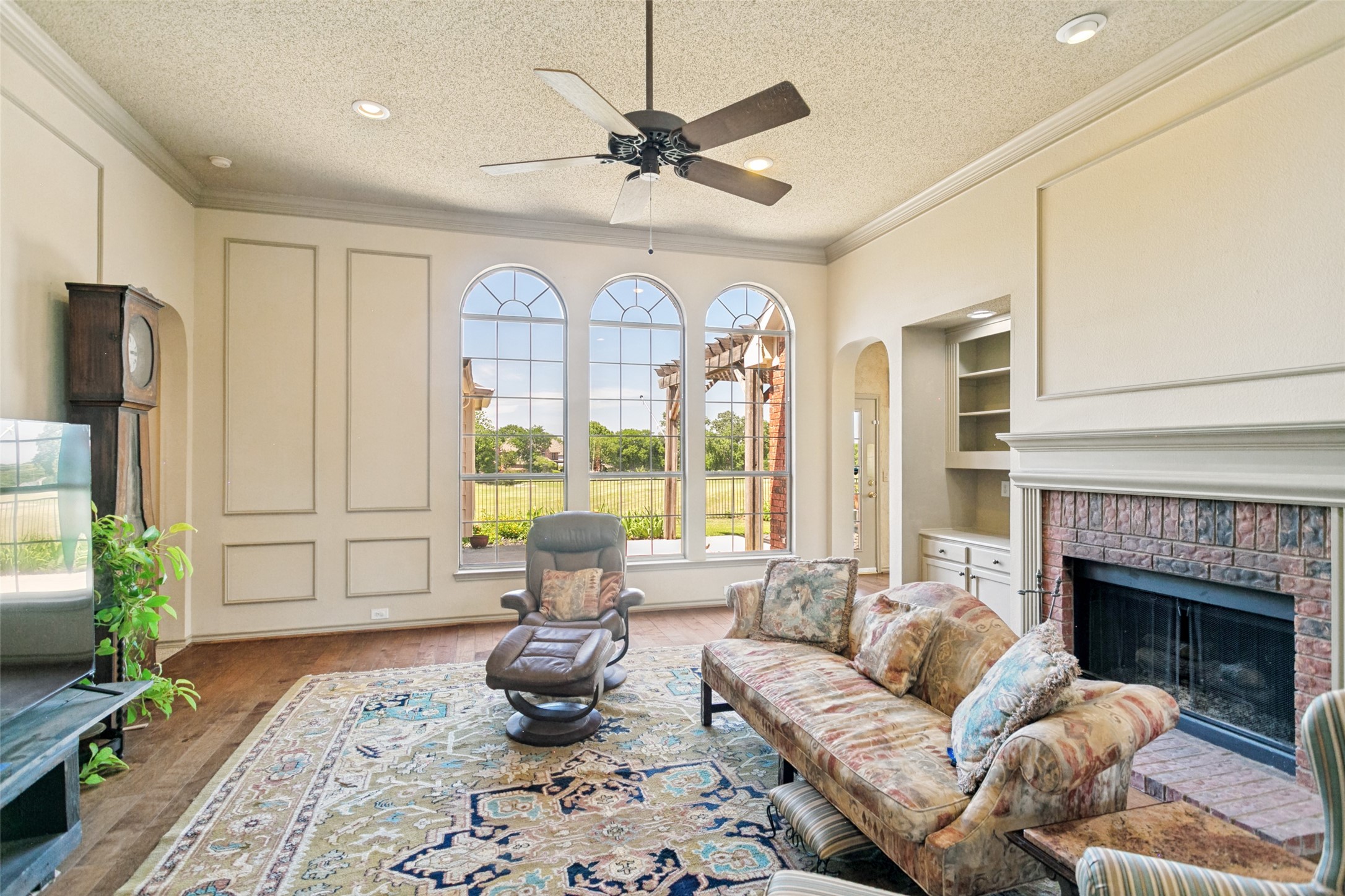 625 Palm Desert Drive Garland TX 75044