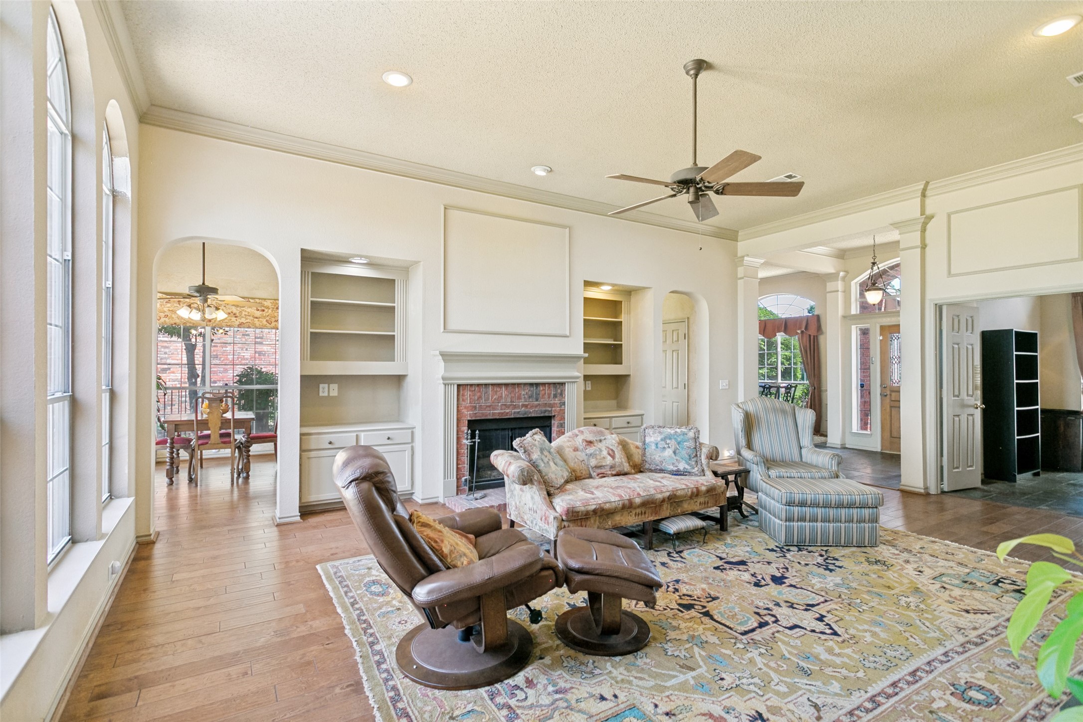 625 Palm Desert Drive Garland TX 75044