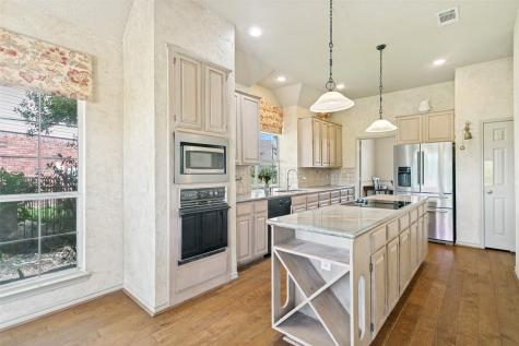 625 Palm Desert Drive Garland TX 75044