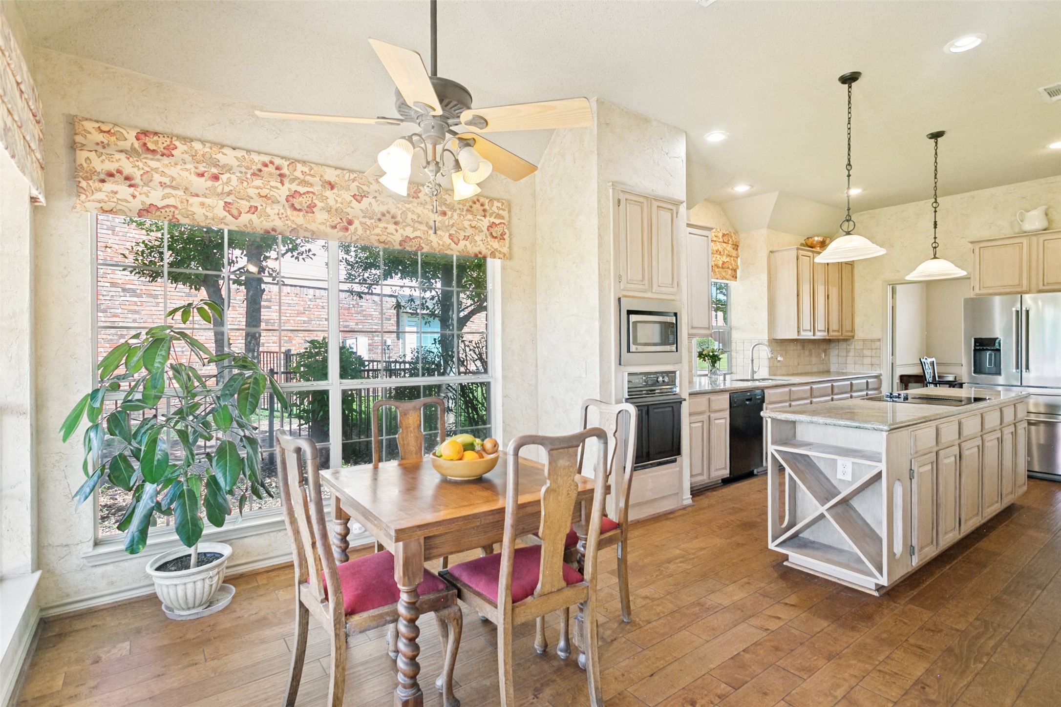 625 Palm Desert Drive Garland TX 75044