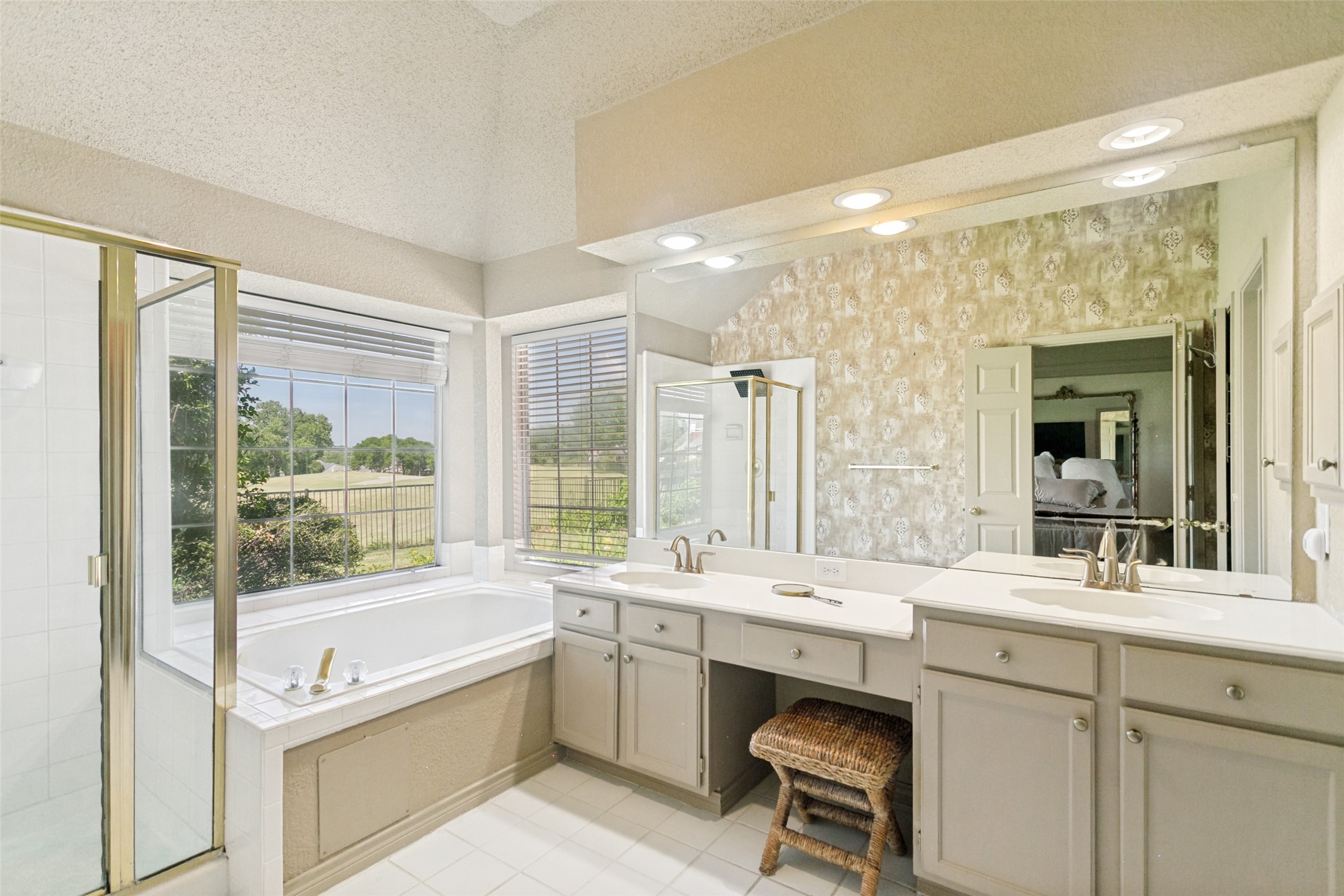 625 Palm Desert Drive Garland TX 75044