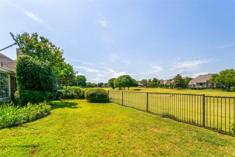 625 Palm Desert Drive Garland TX 75044