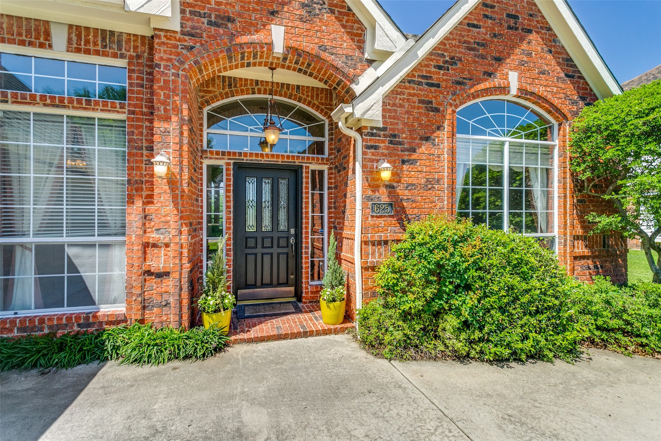 625 Palm Desert Drive Garland TX 75044