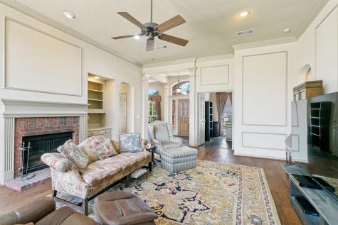 625 Palm Desert Drive Garland TX 75044